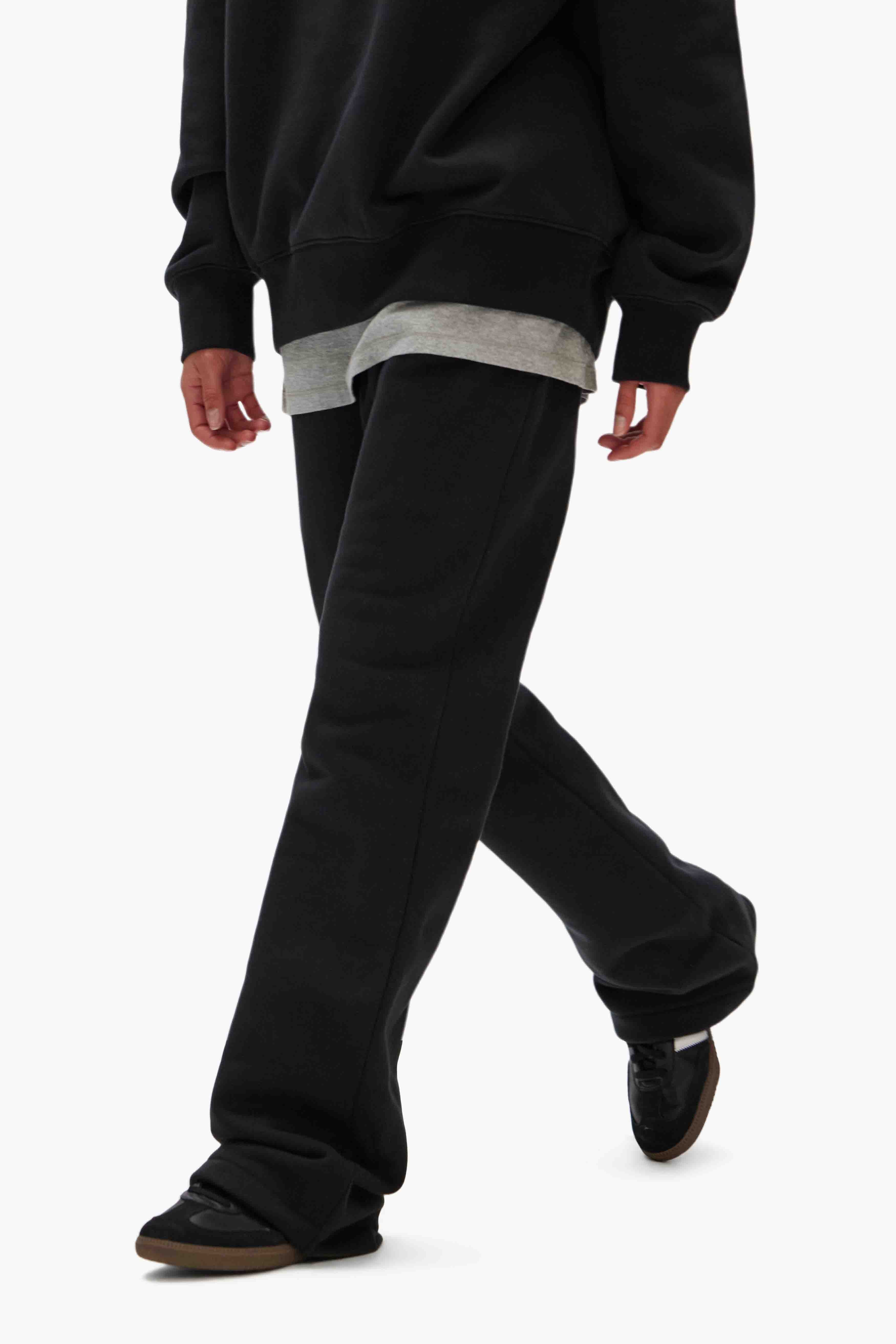 Basic Flared Sweatpant 4
