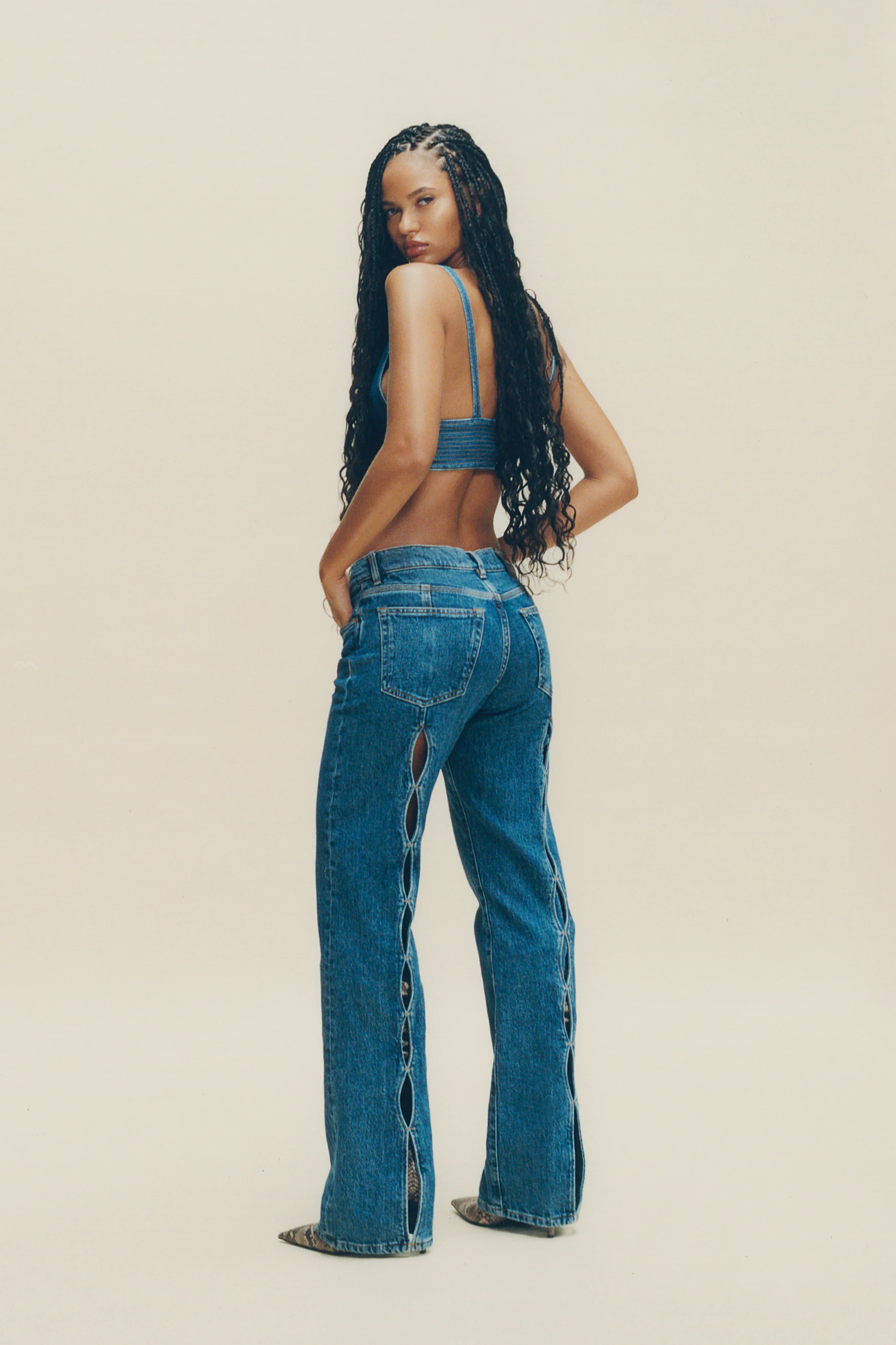 Slim Straight Back Cut Out 4