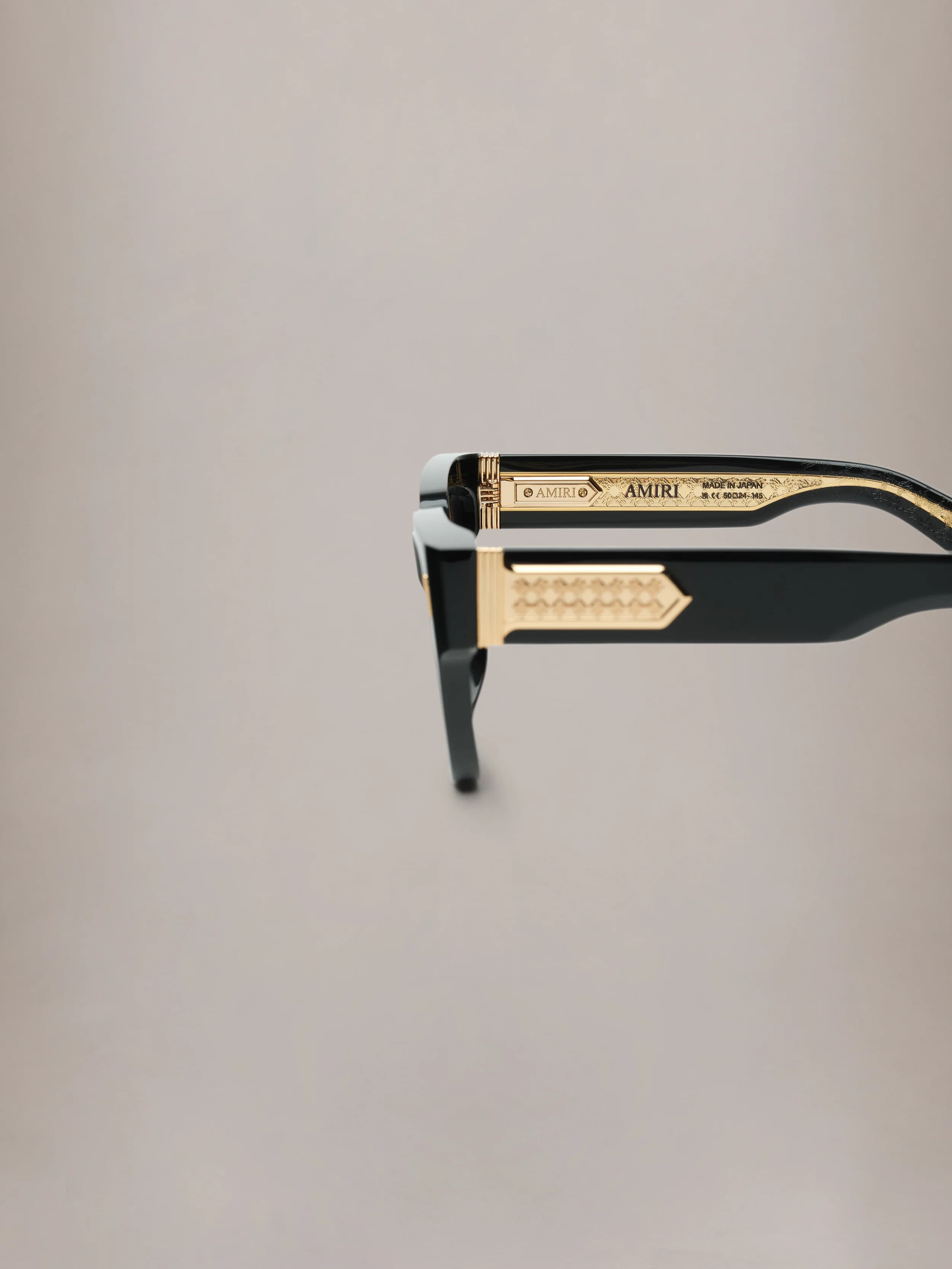 MULHOLLAND SUNGLASSES - Black Gold 6