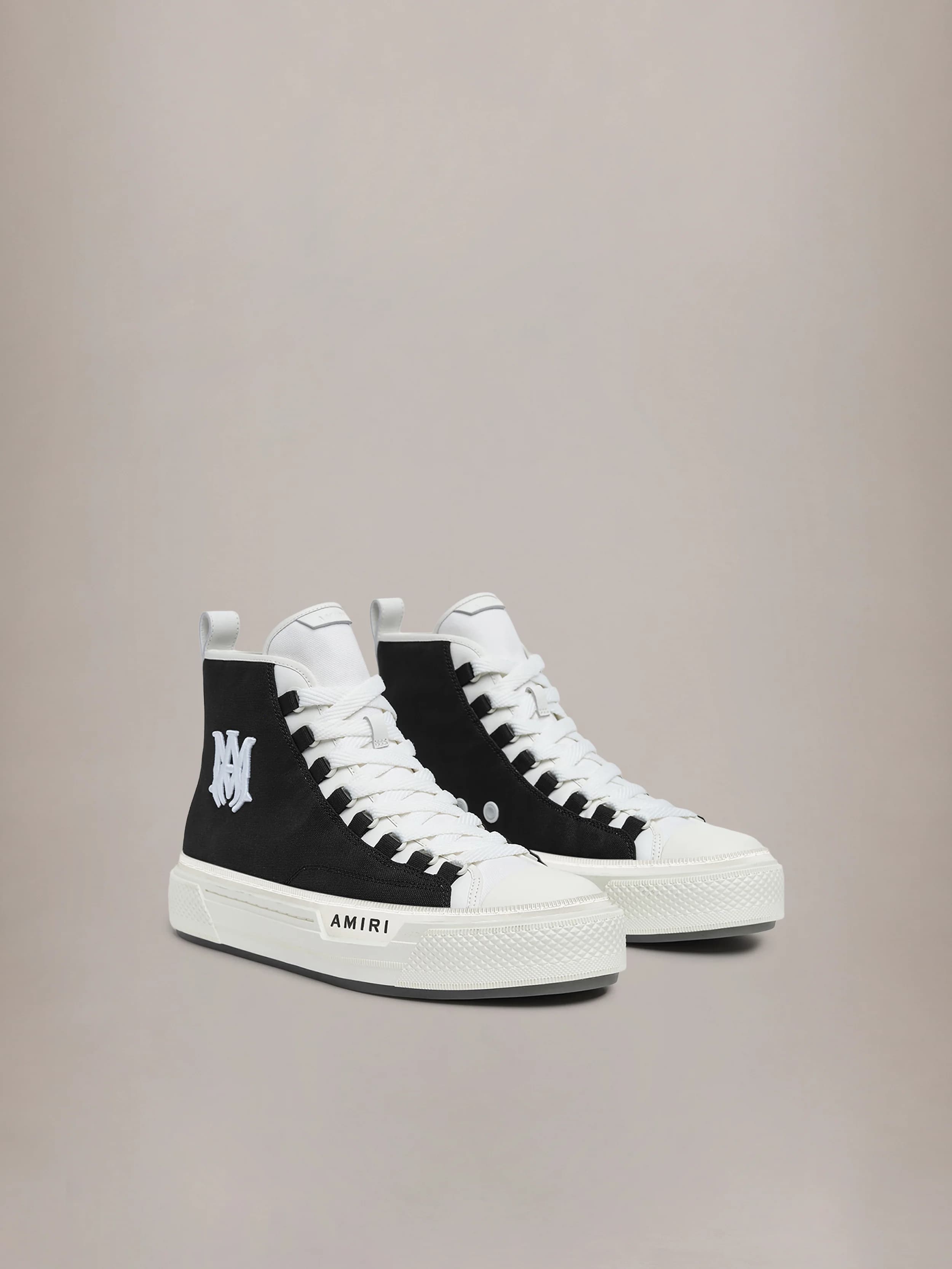 MA COURT HI - Black White 2