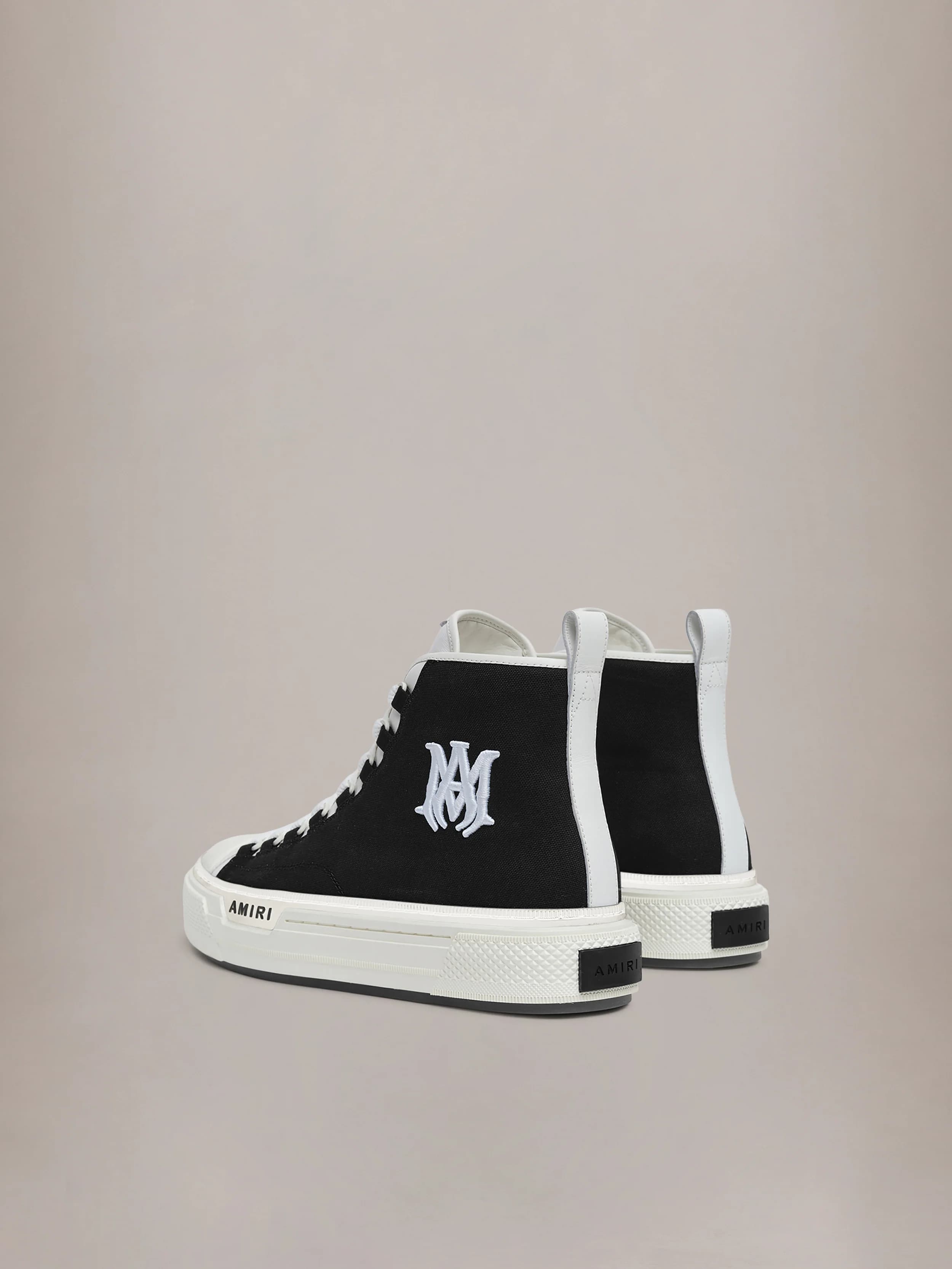 MA COURT HI - Black White 4