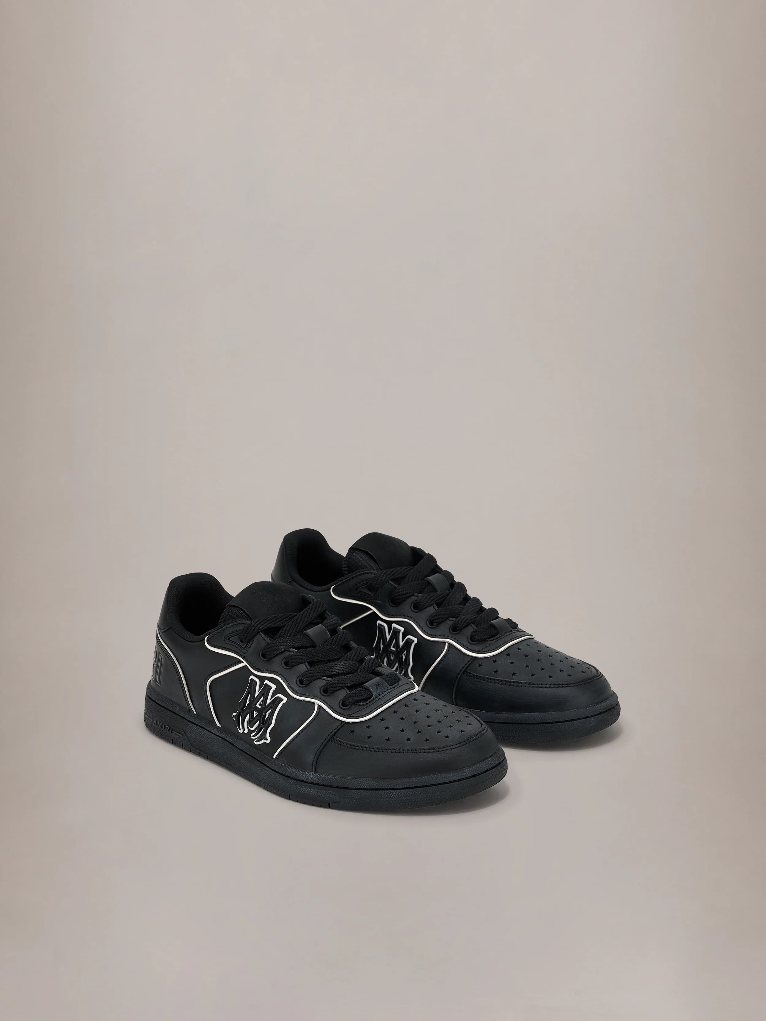 NEWPORT - Black Black 2