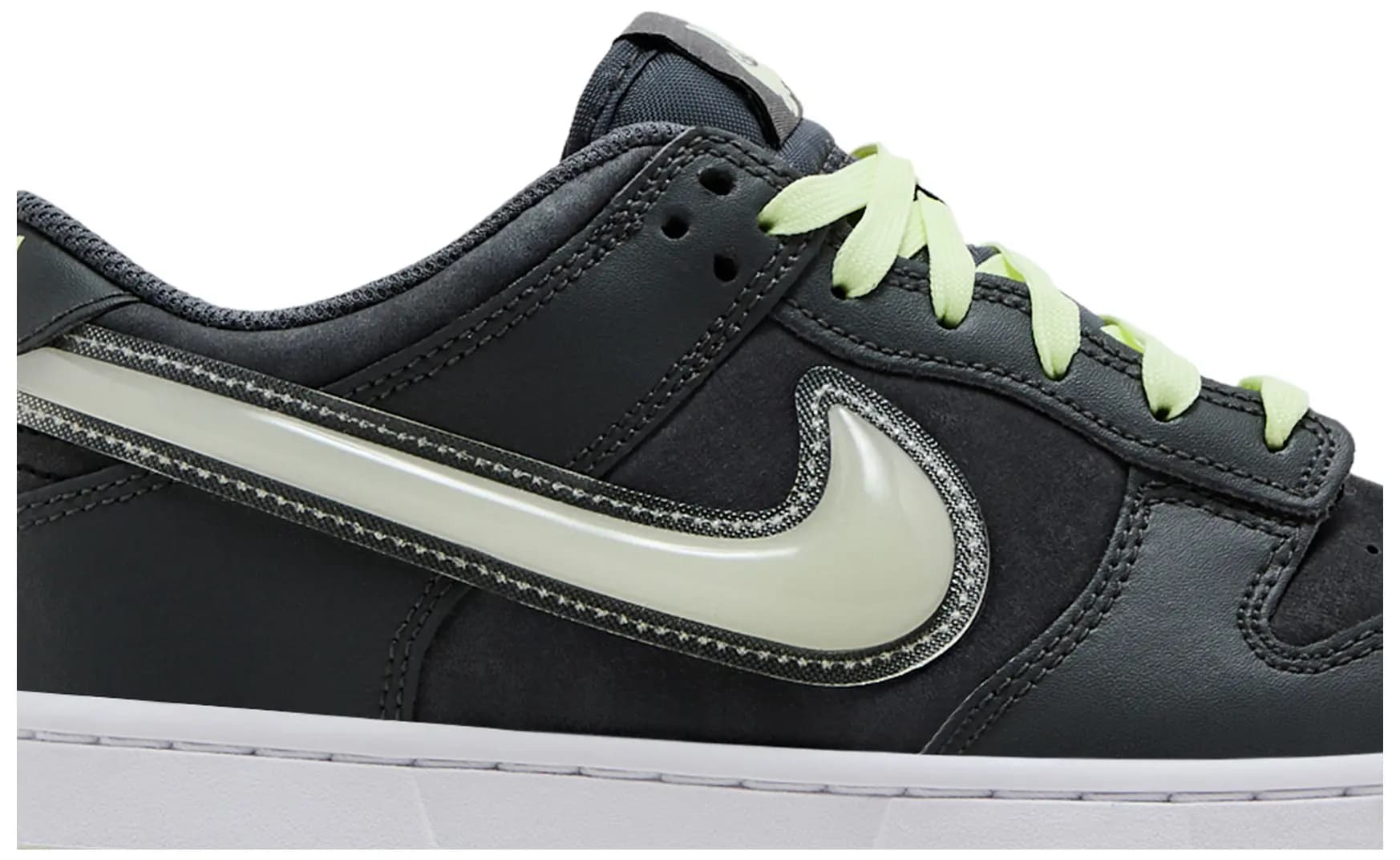 Nike Dunk Low GS 'Halloween - Glow In The Dark' 2