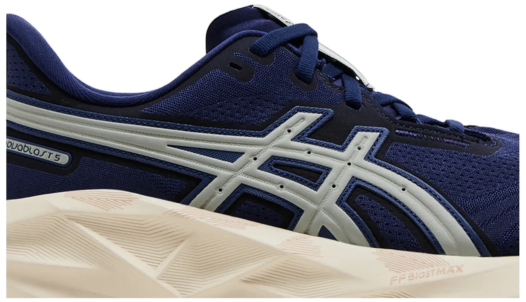 ASICS Novablast 5 'Track Club' 2