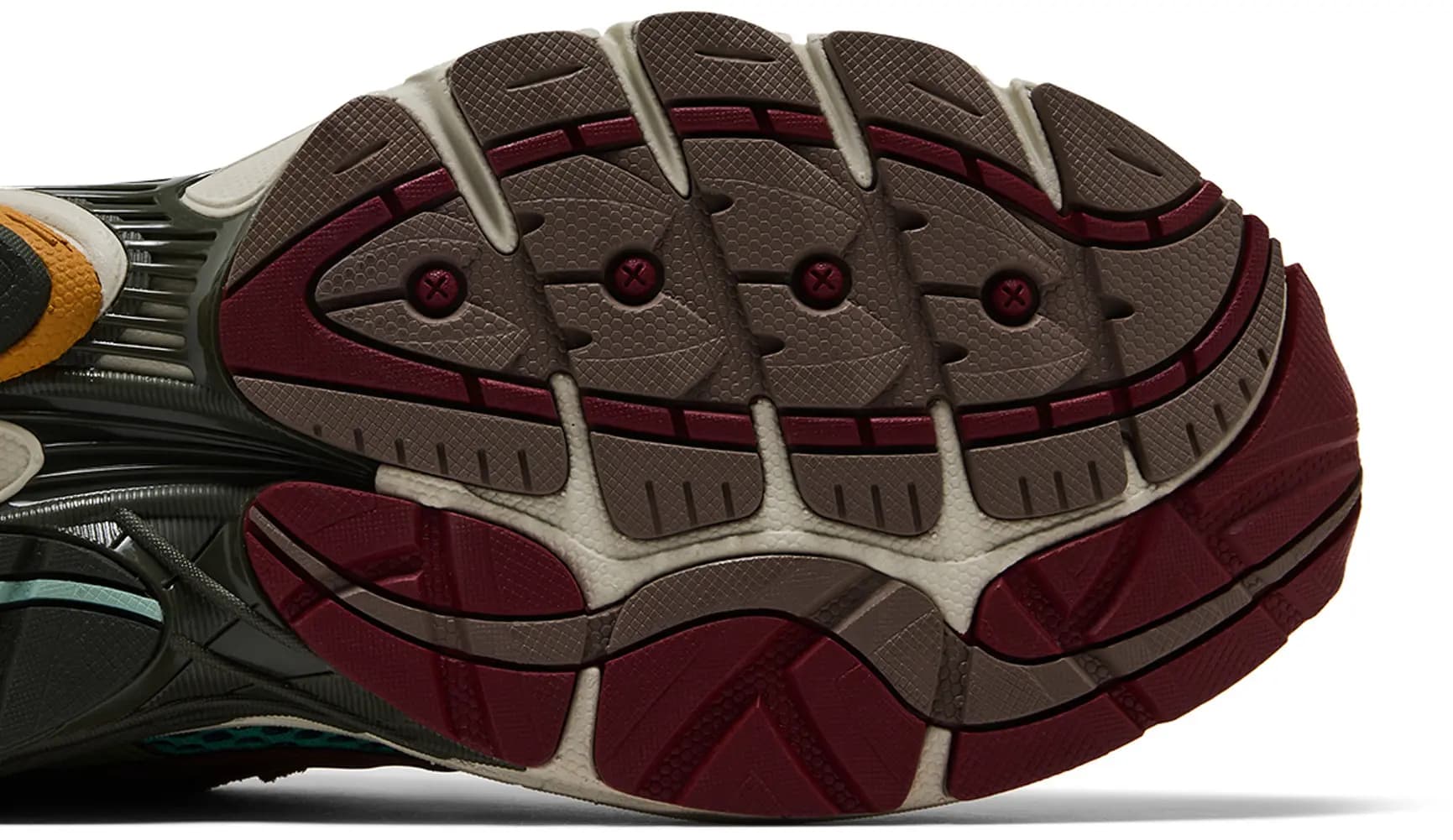 Sneaker Politics x Saucony Progrid Omni 9 'Sportsman's Paradise' 5