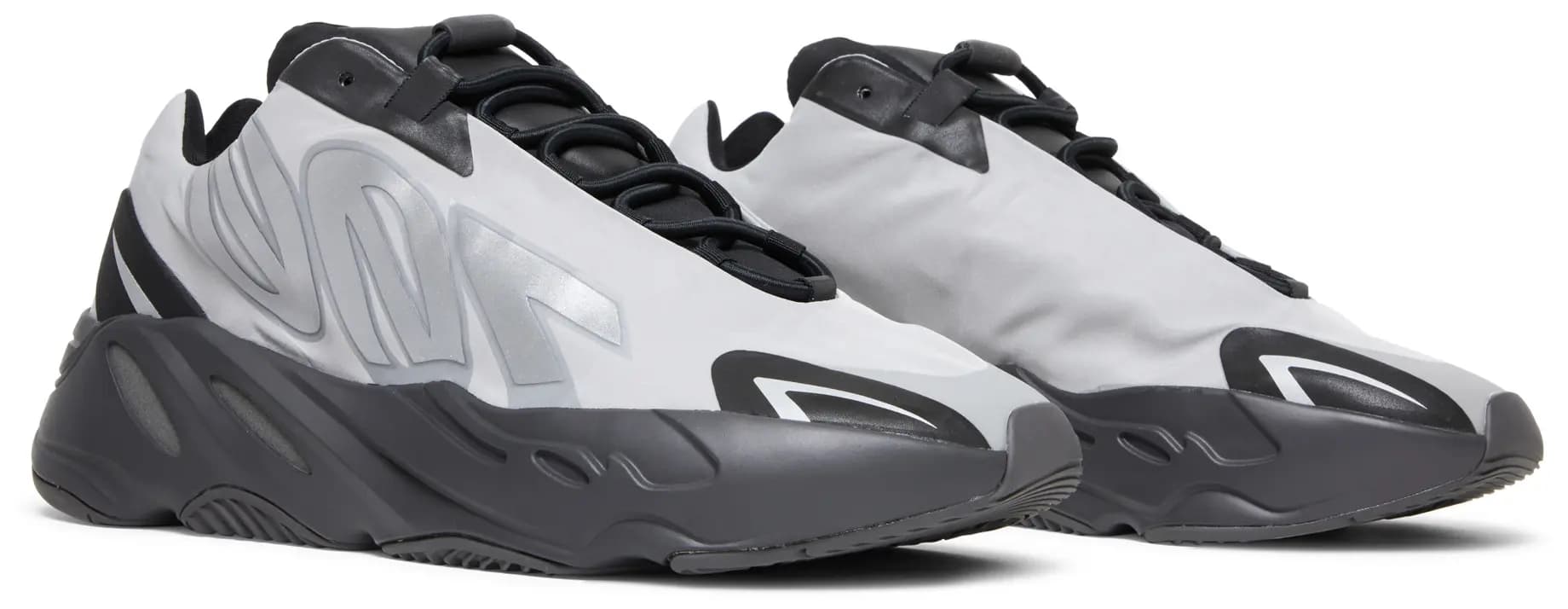 adidas Men's Yeezy Boost 700 MNVN 'Metallic' 8