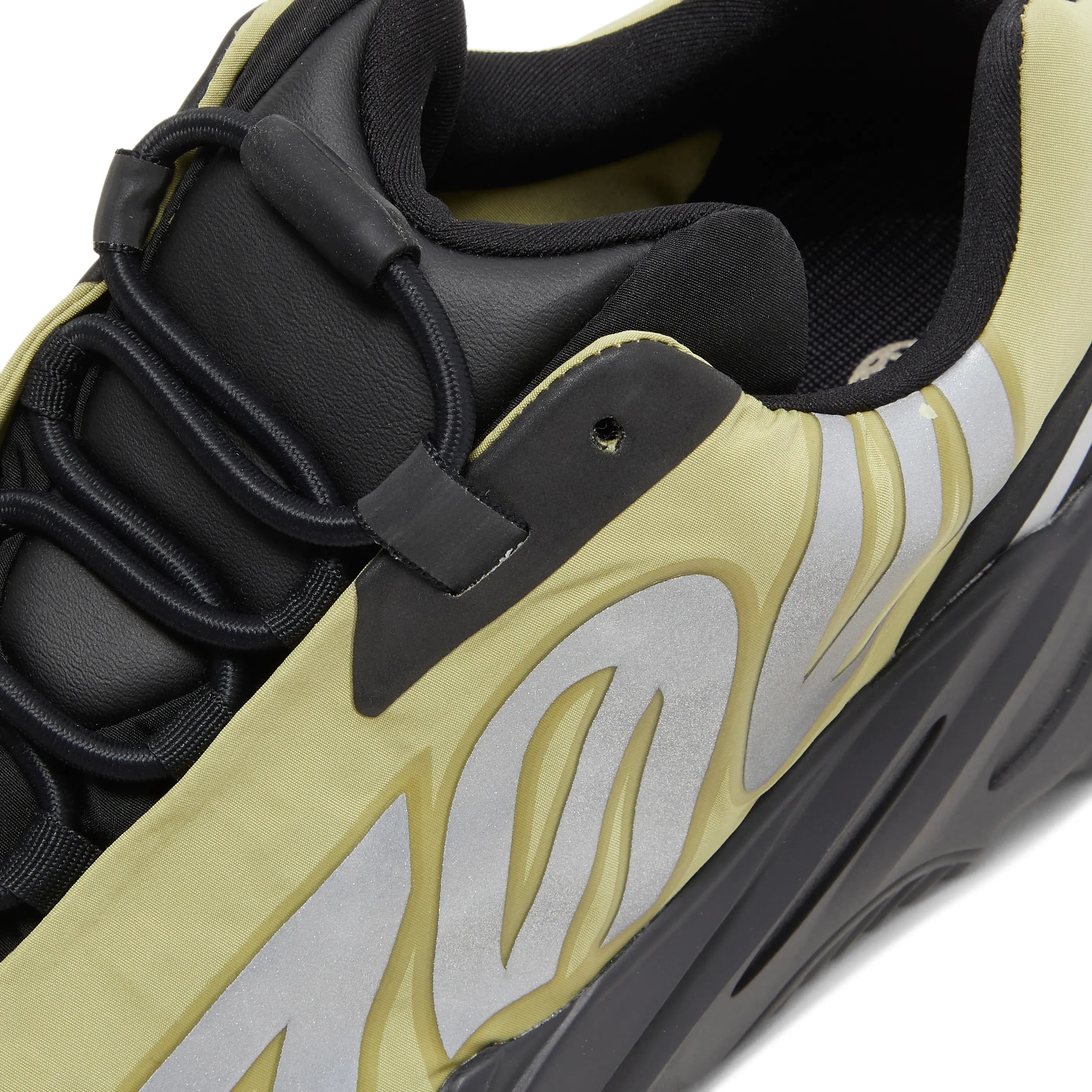 adidas Men's Yeezy Boost 700 MNVN 'Resin' 10