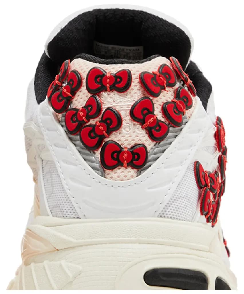 Hello Kitty x adidas Wmns Adistar Cushion '50th Anniversary' 7
