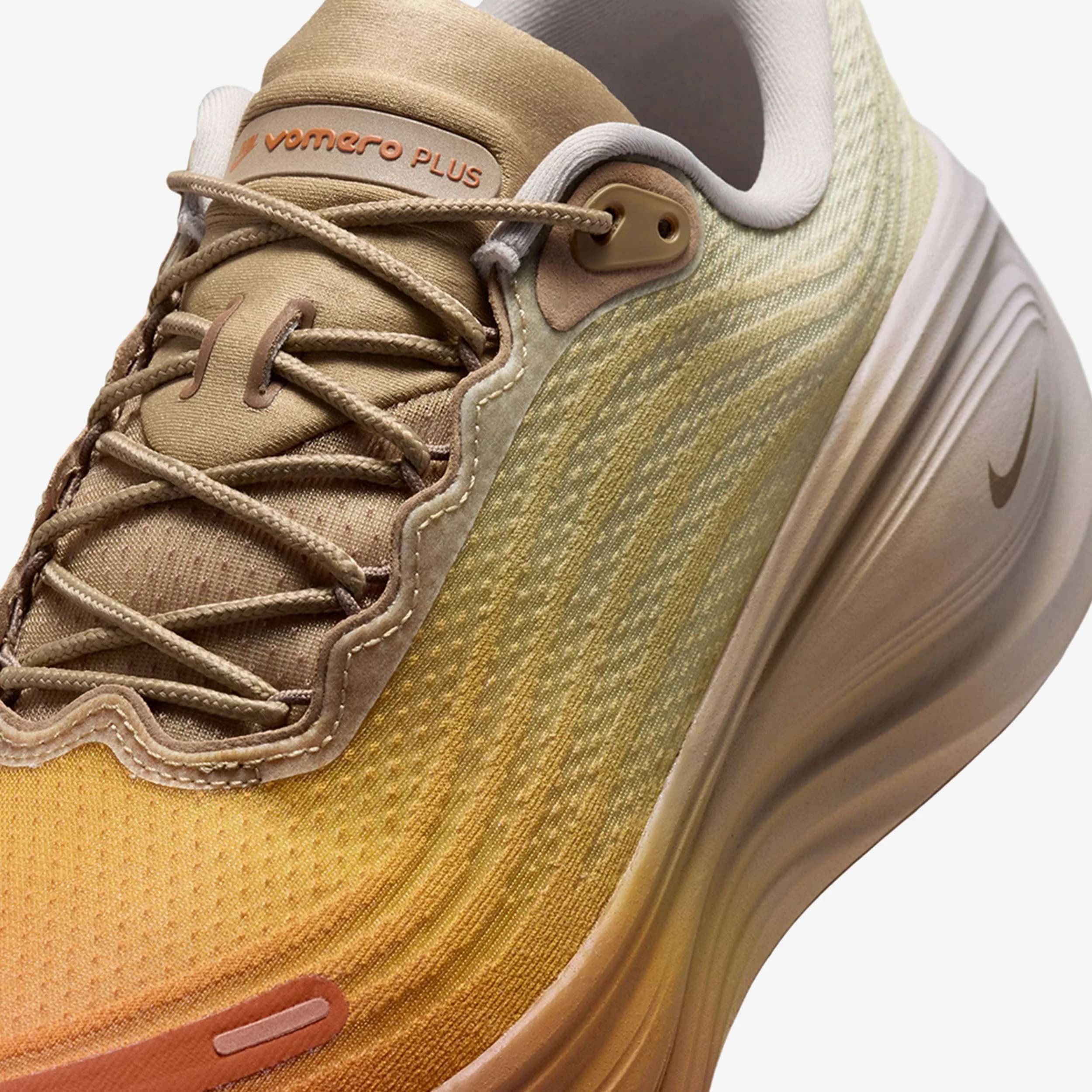Nike Vomero Plus SP 6
