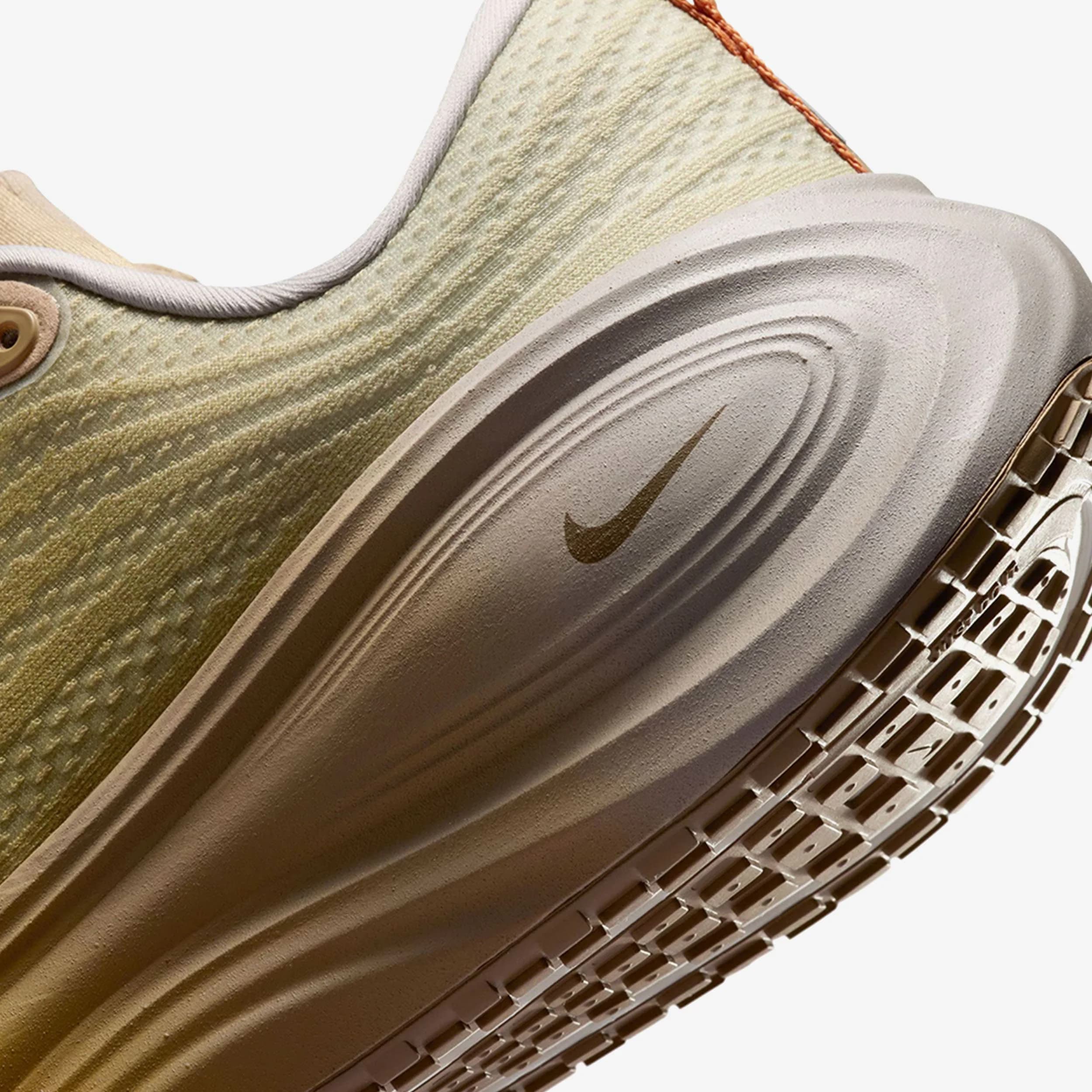 Nike Vomero Plus SP 7