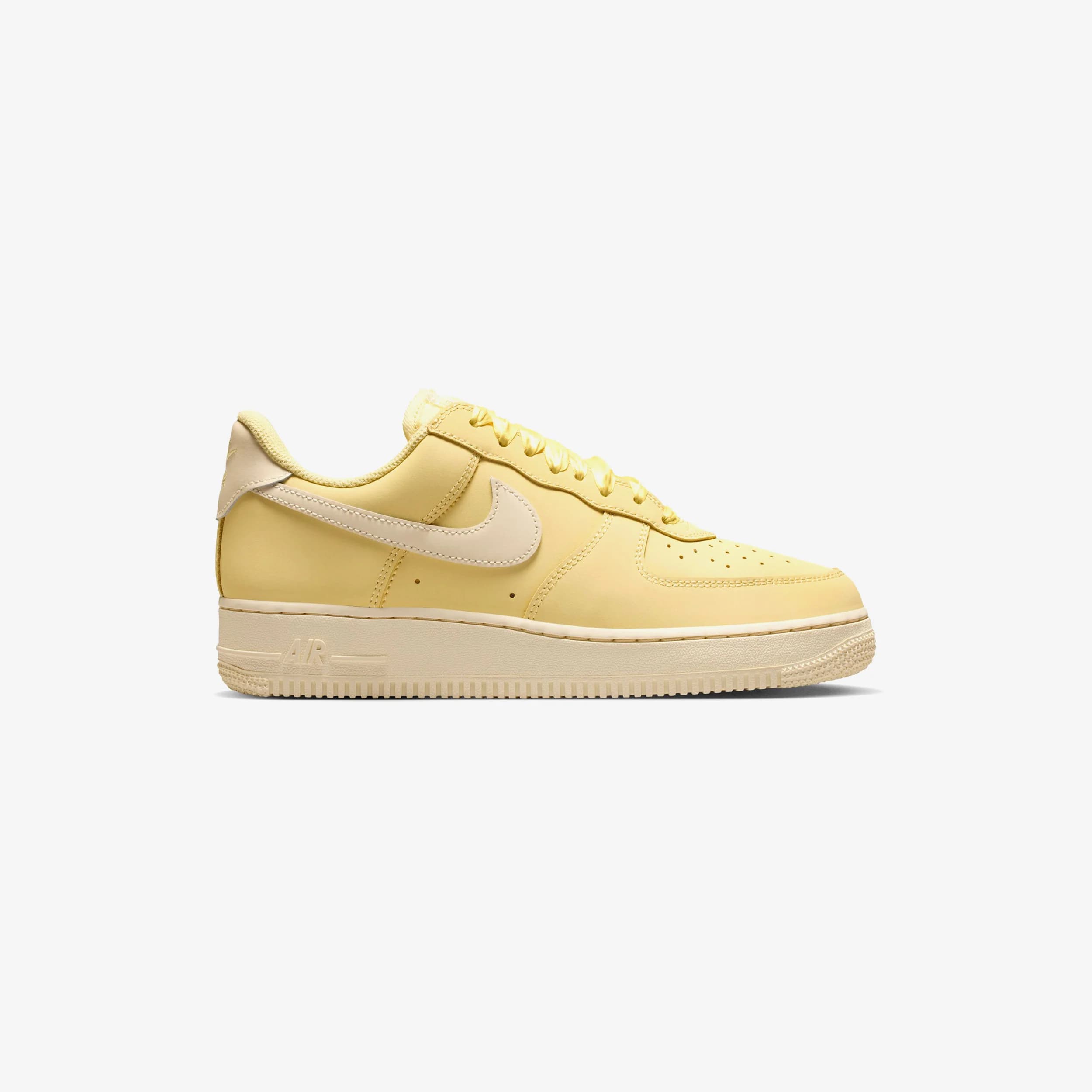 Air Force 1 Retro Premium by Nike
