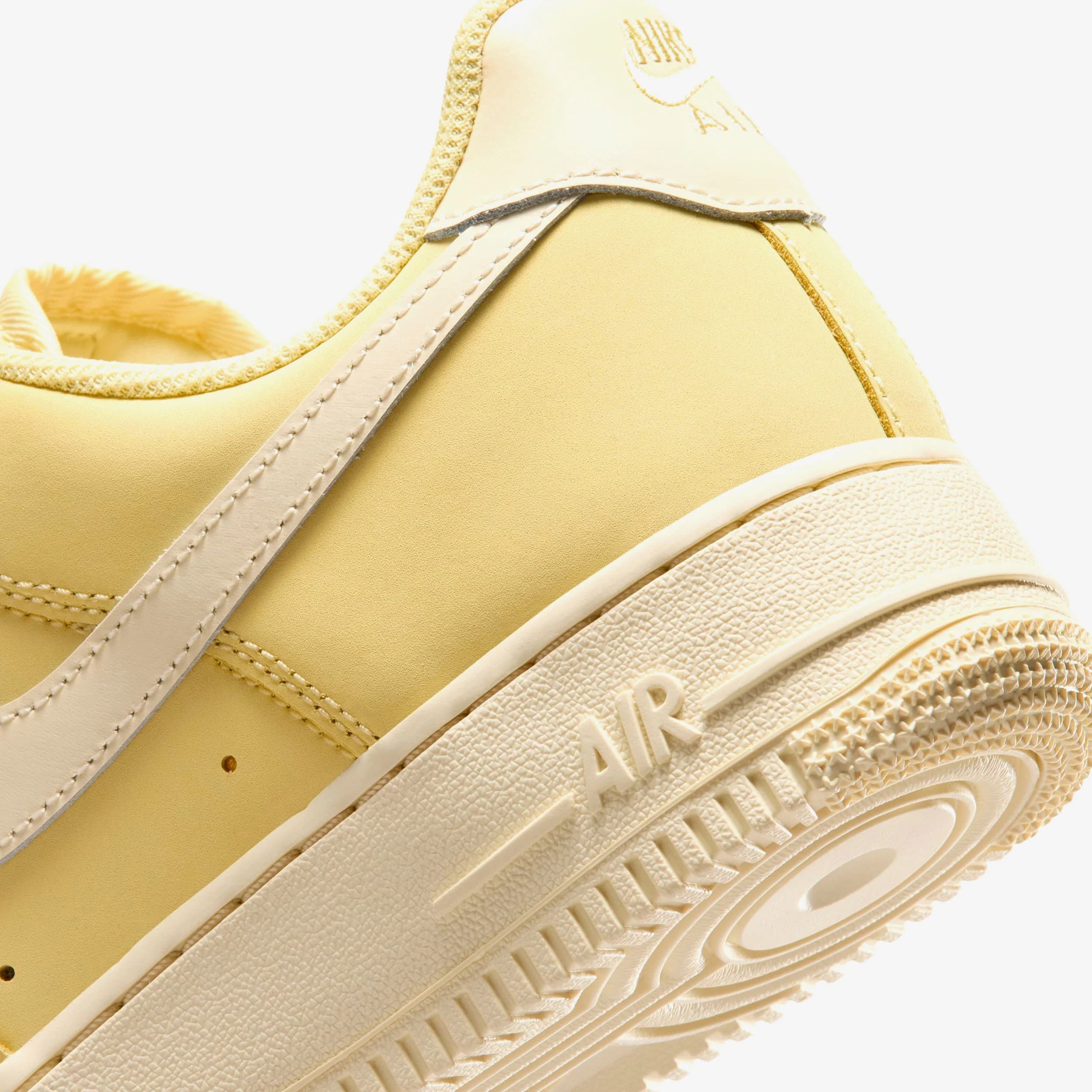 Air Force 1 Retro Premium 7