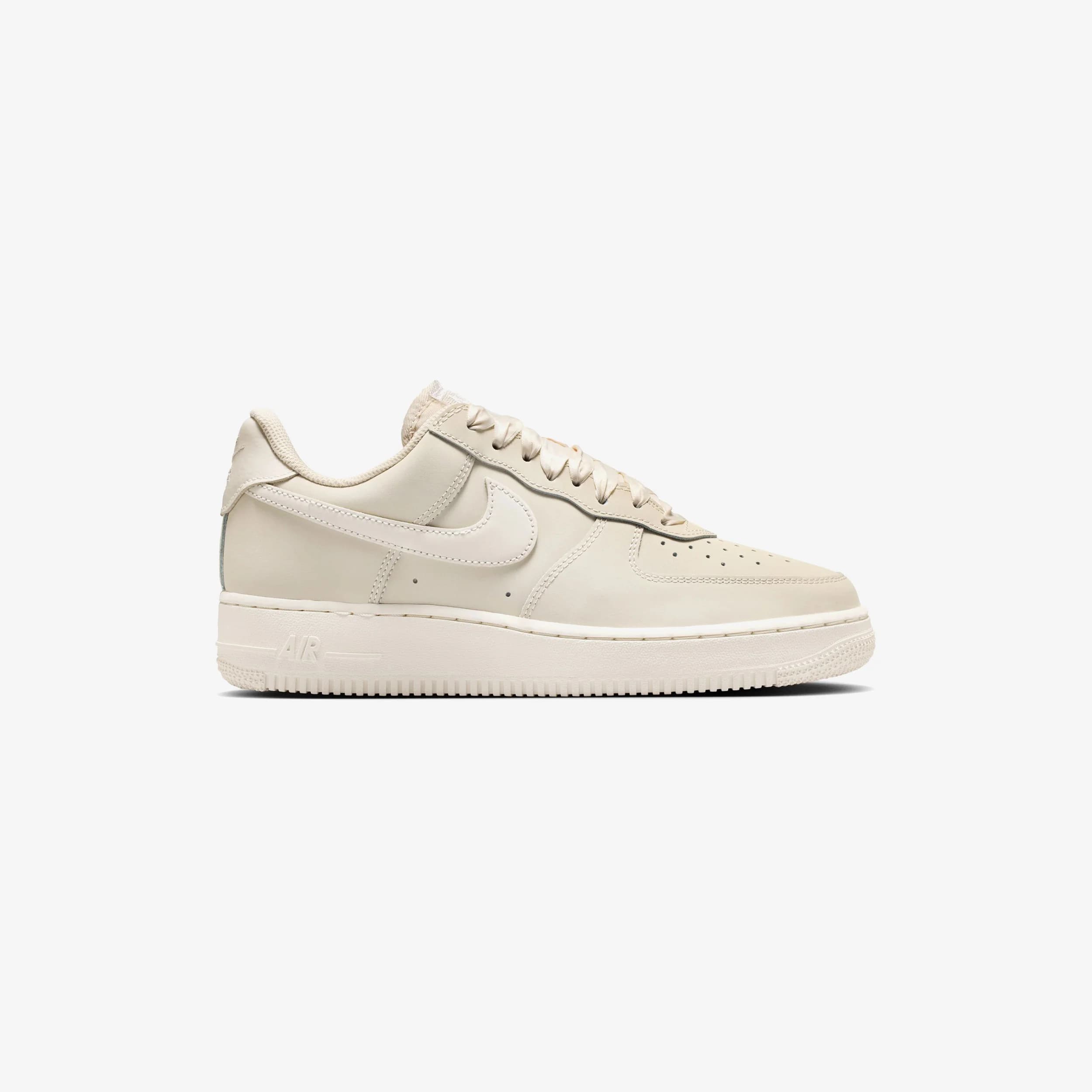 Air Force 1 Retro Premium by Nike