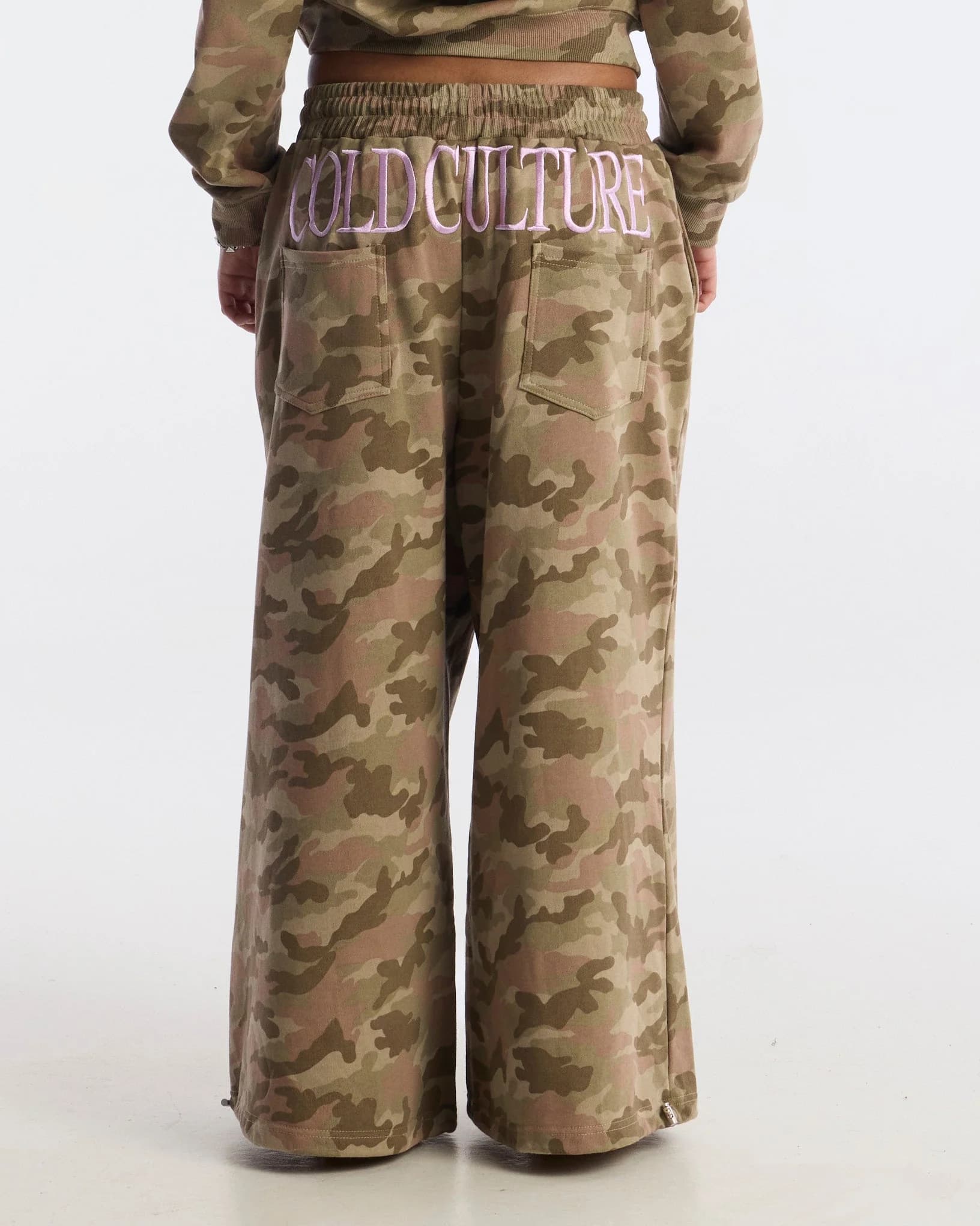 CAMO CLUB SWEATPANTS CAMO by COLD CULTURE