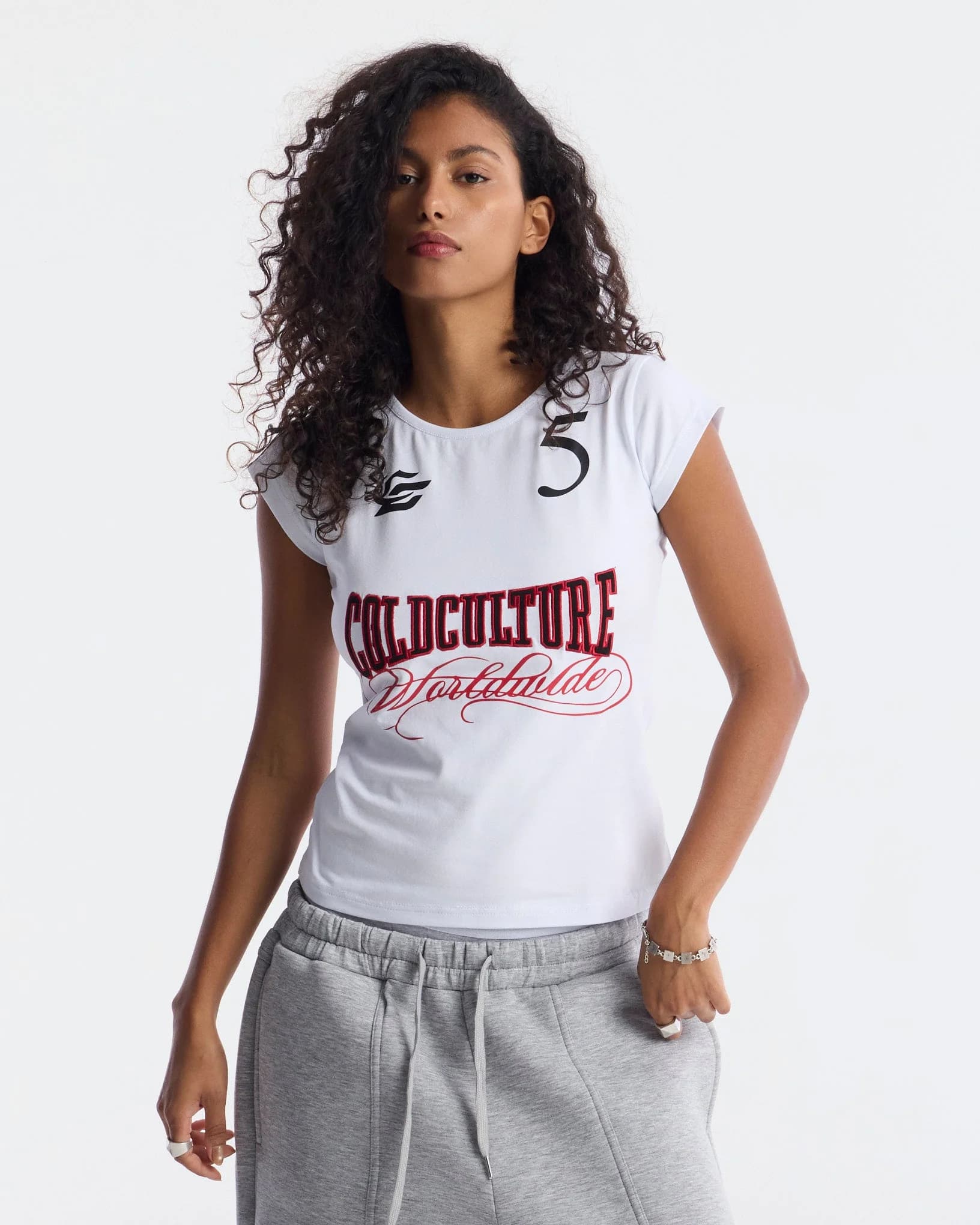 NIA SET BABY TEE WHITE by COLD CULTURE