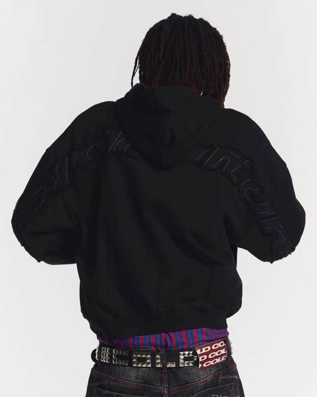 DISTRESS CURVED HOODIE BLACK 2