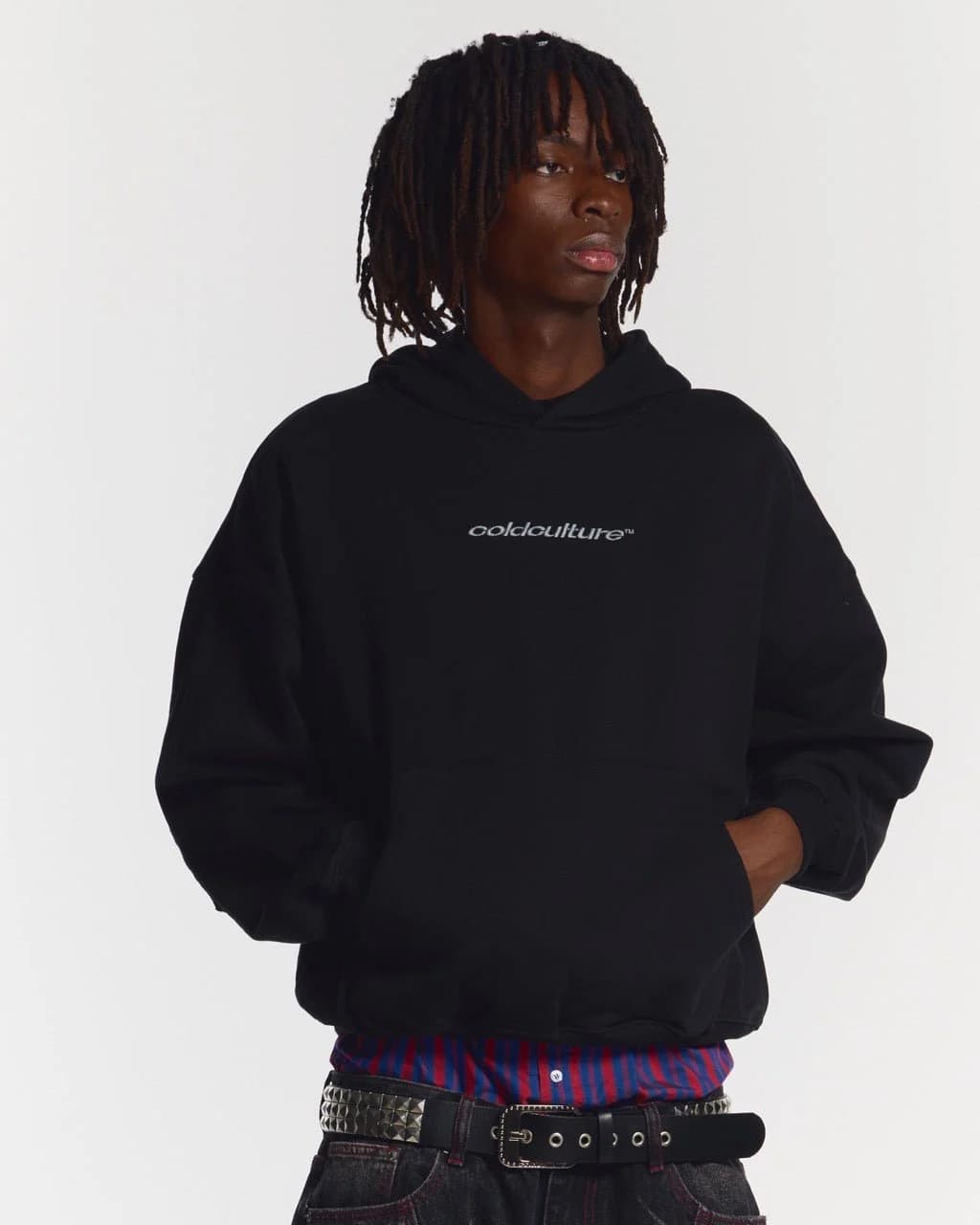 DISTRESS CURVED HOODIE BLACK 4
