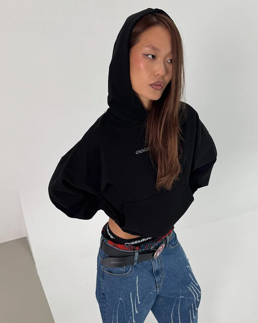 DISTRESS CURVED HOODIE BLACK 8