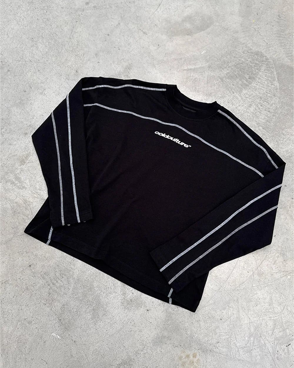 ROLLER LONGSLEEVE TEE BLACK 9