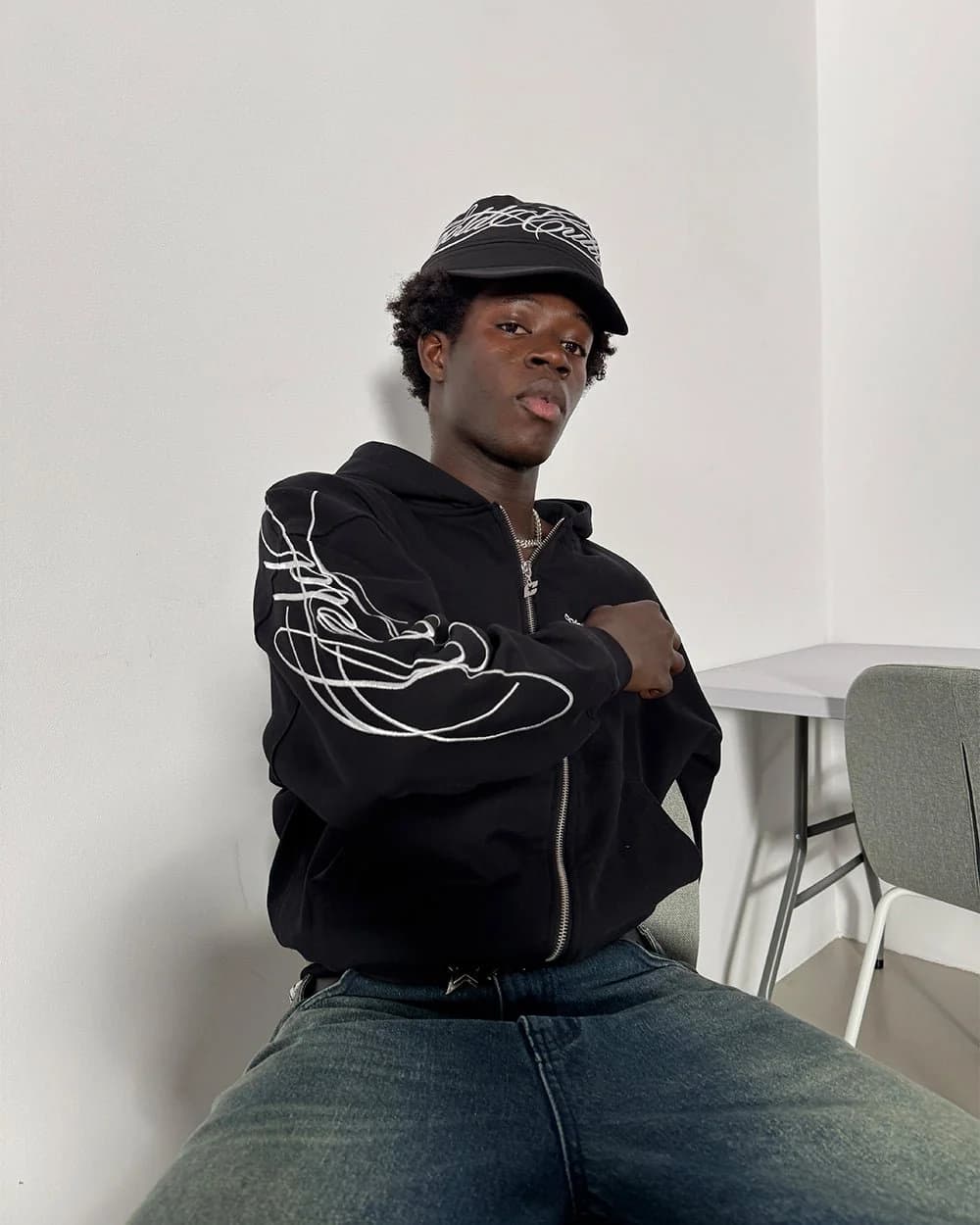 NEW SCRIPT ZIP HOODIE BLACK 7