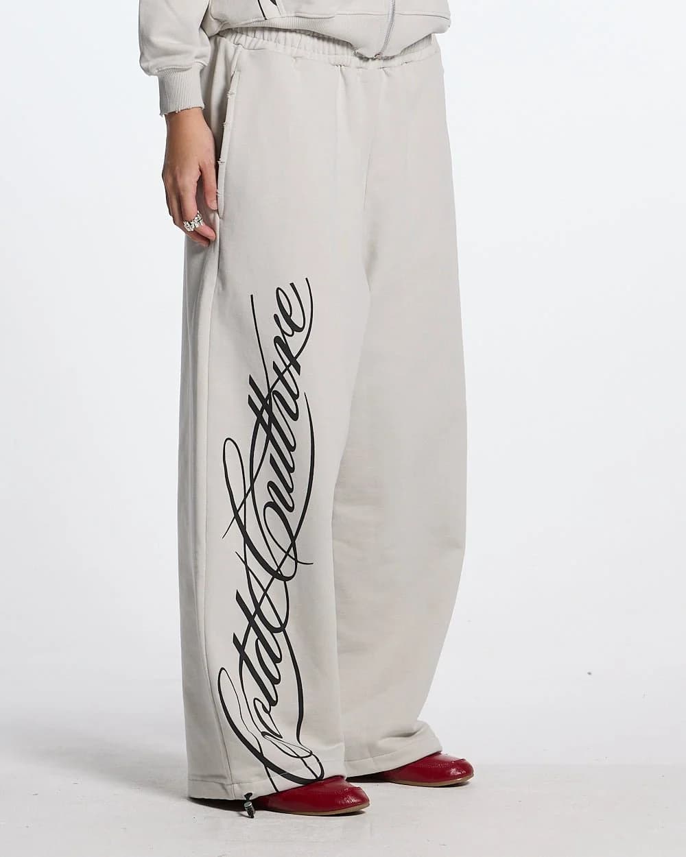 SCRIPT SWEATPANTS LIGHT GREY by COLD CULTURE