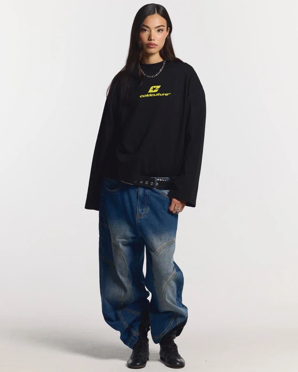 CURVED LONGSLEEVE BLACK 6