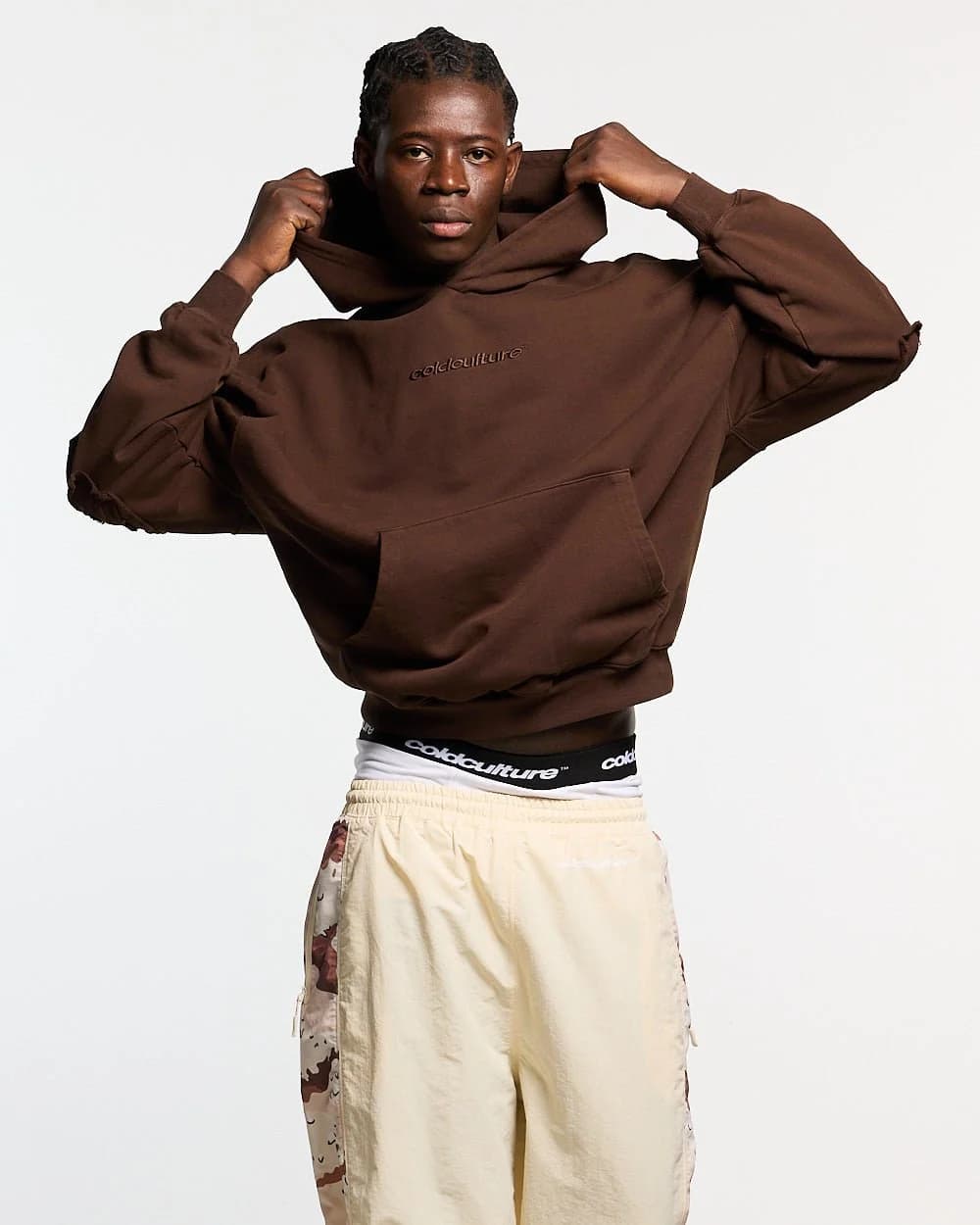 DISTRESS CURVED HOODIE BROWN 3
