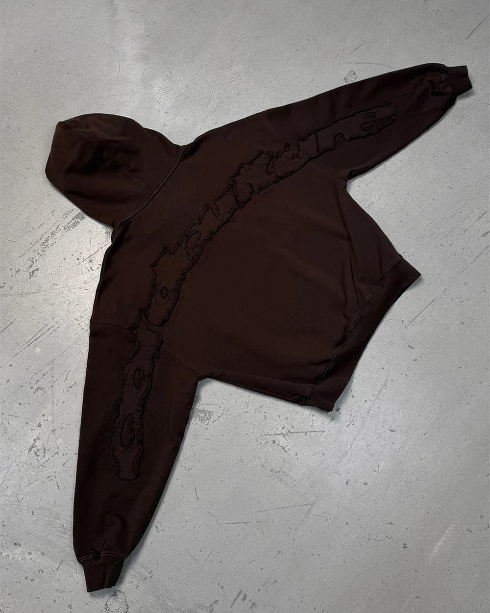 DISTRESS CURVED HOODIE BROWN 7