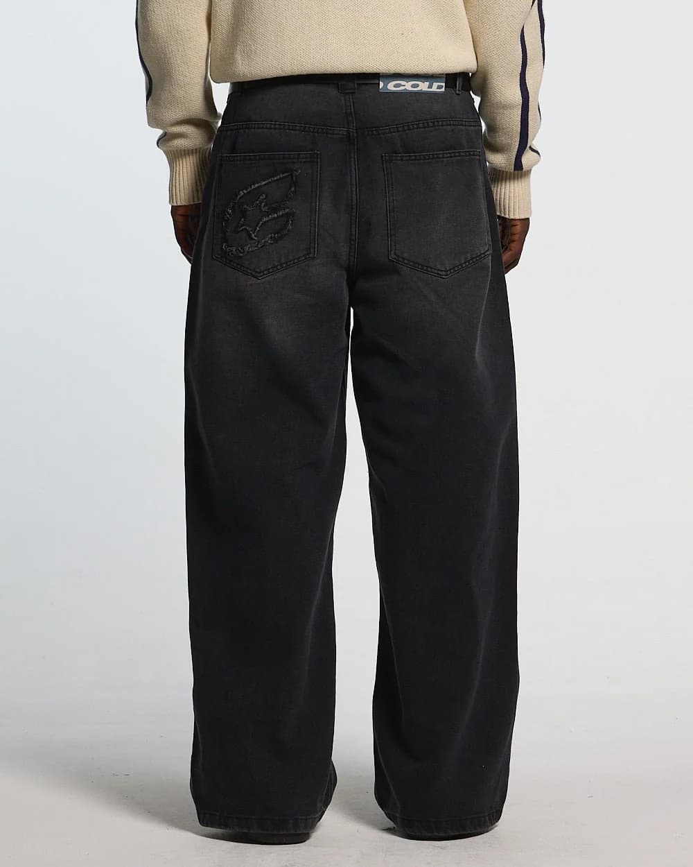 C V2 DIRTY PANTS BLACK 2