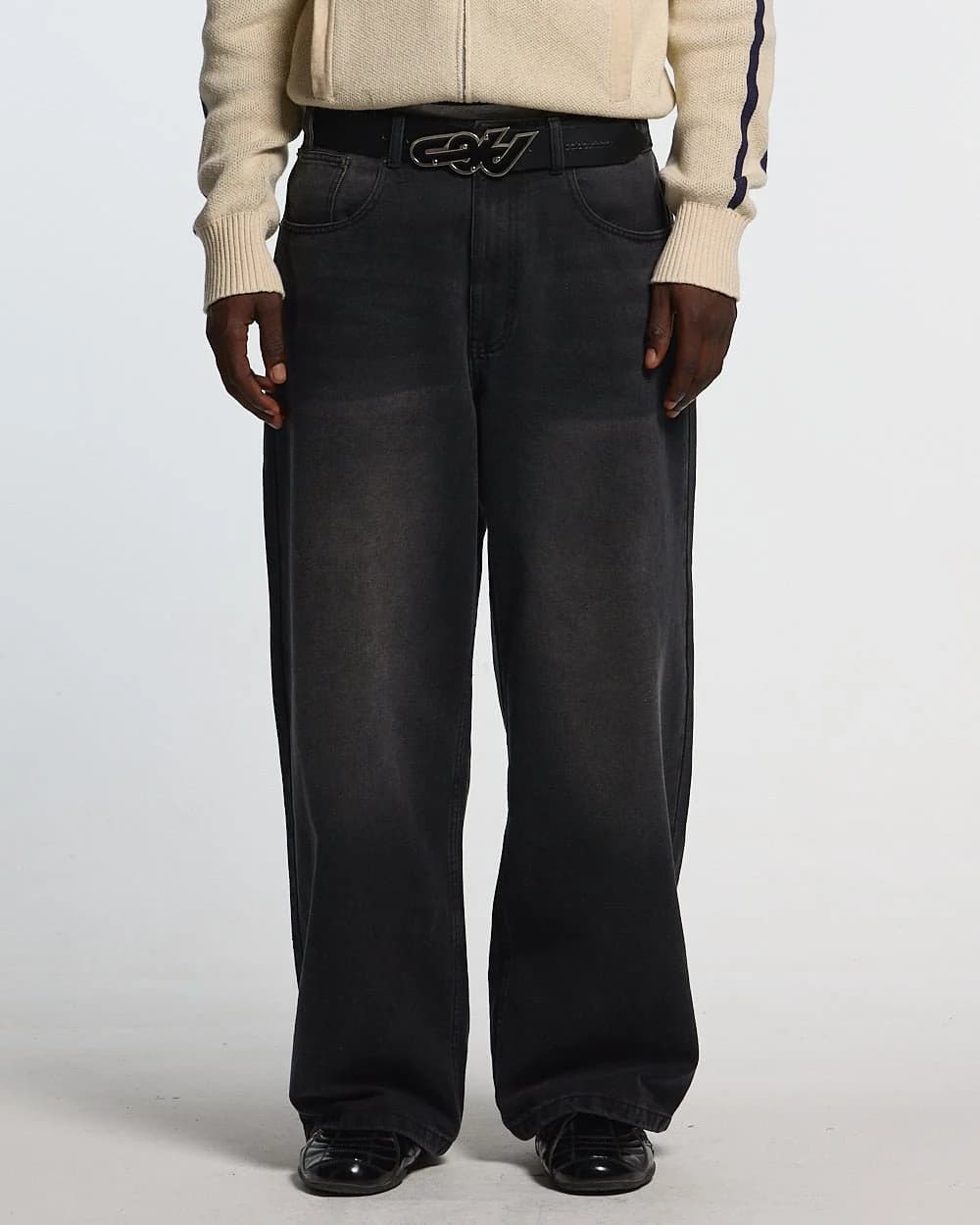 C V2 DIRTY PANTS BLACK 4