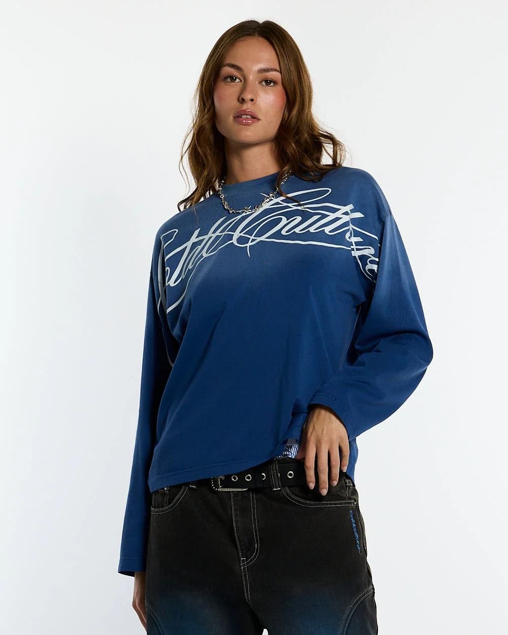 CROSSED SCRIPT LONGSLEEVE VIBRANT BLUE 5