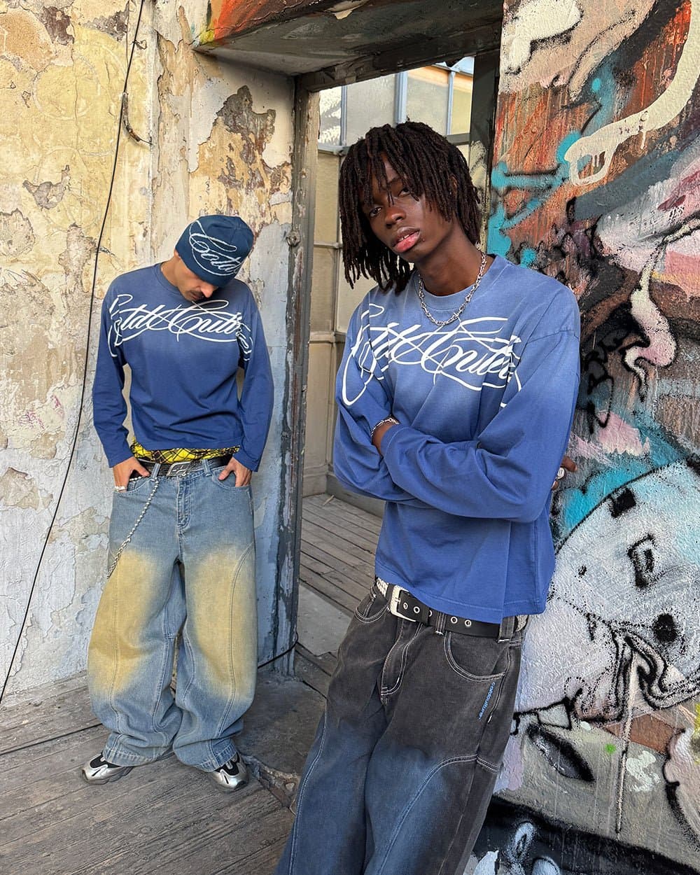 CROSSED SCRIPT LONGSLEEVE VIBRANT BLUE 8