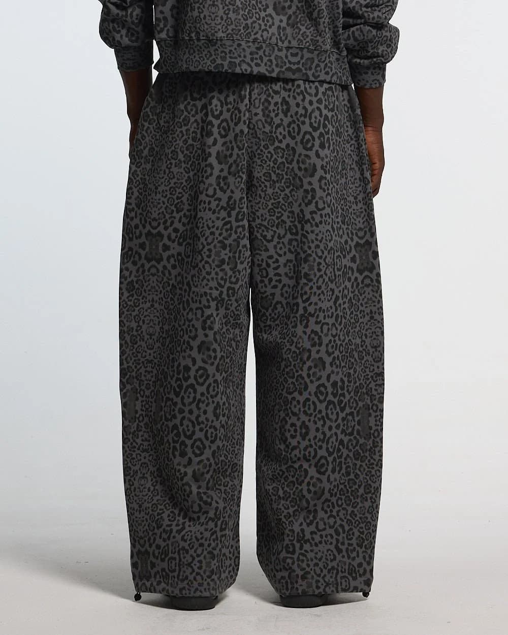 NOCTURNE BEAST SWEATPANTS DARK GREY 4