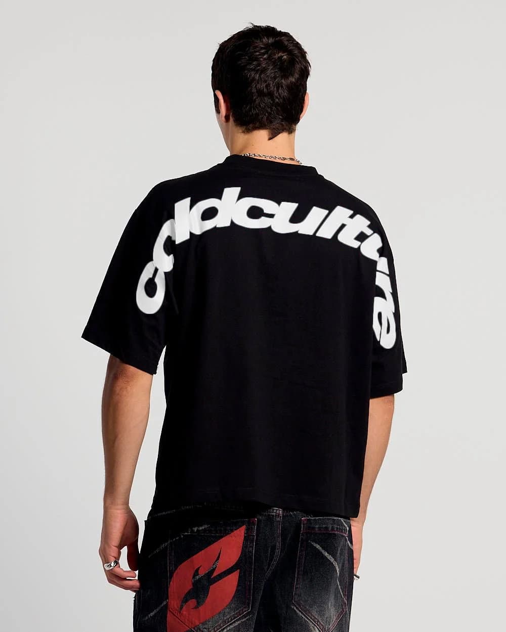 CURVED TEE BLACK & WHITE 2