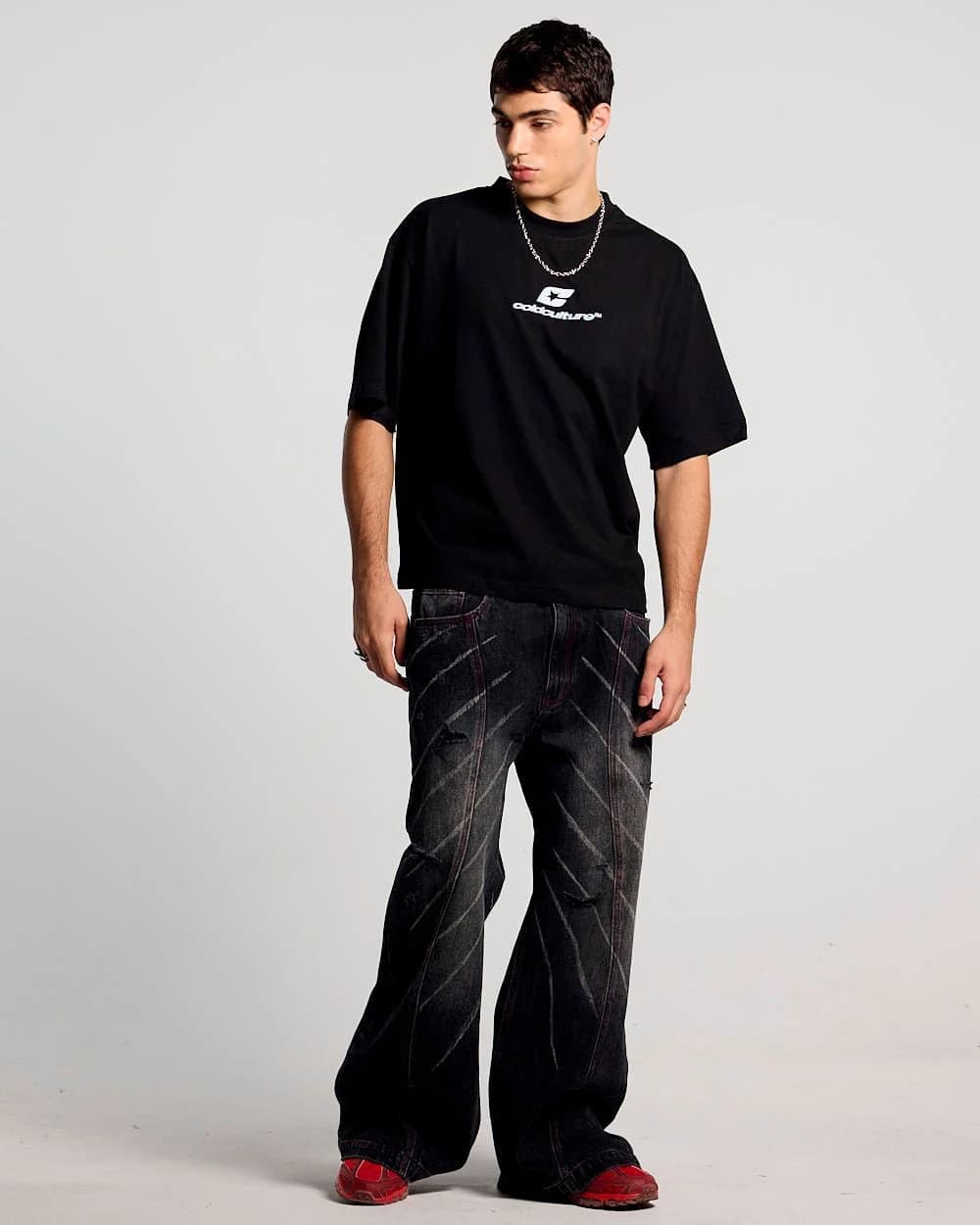 CURVED TEE BLACK & WHITE 4