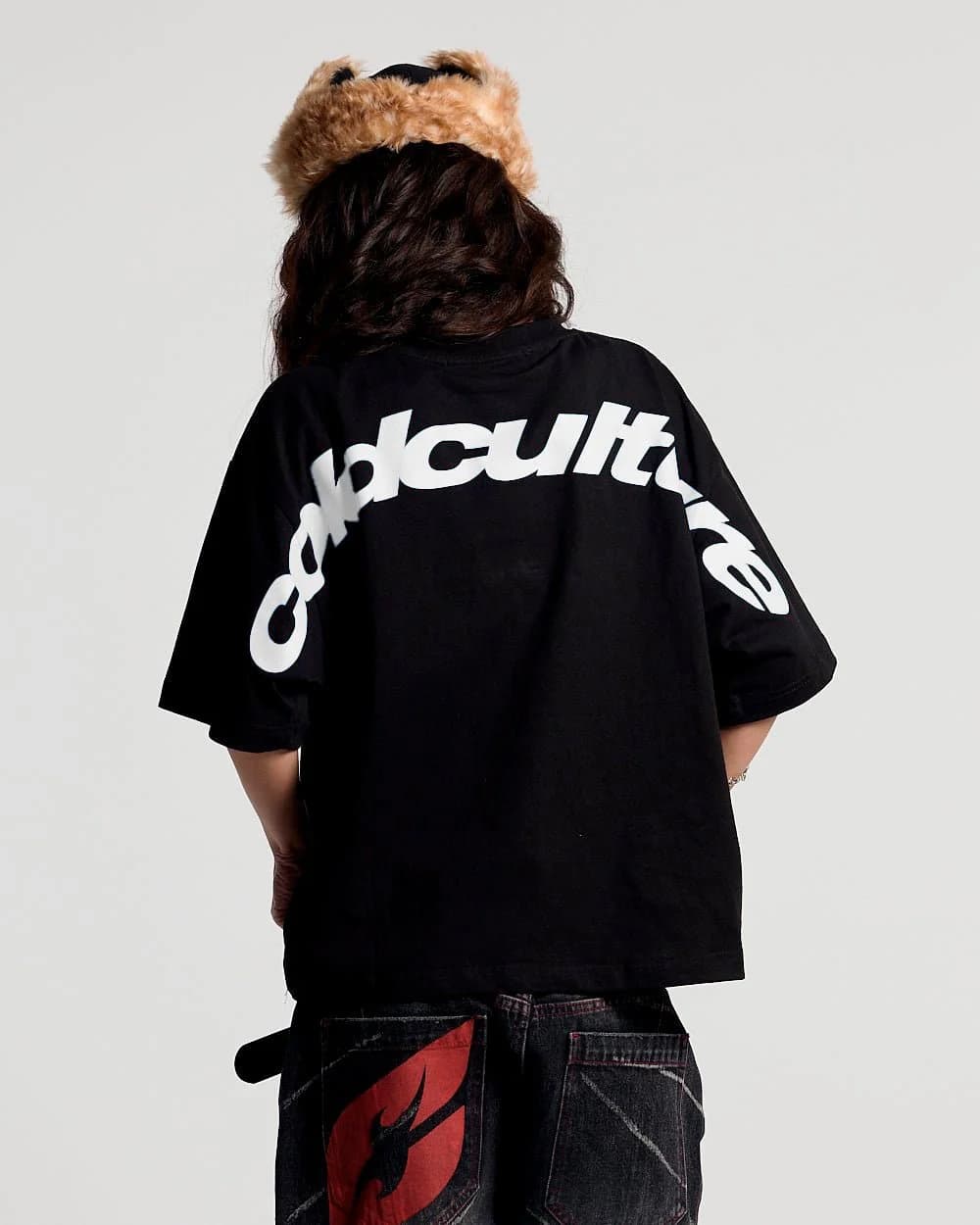 CURVED TEE BLACK & WHITE 5