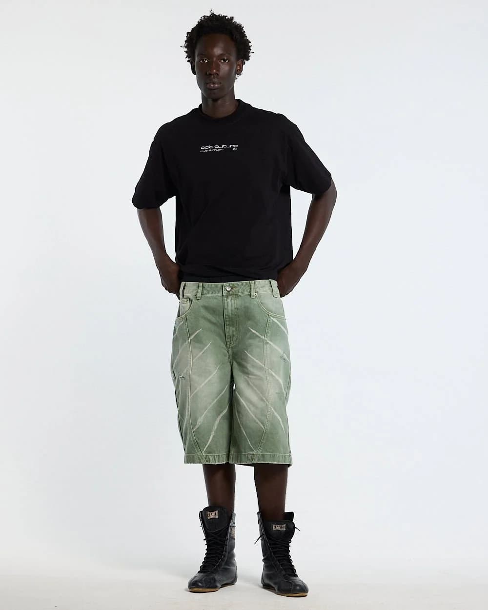 LOVEPODS TEE BLACK 5