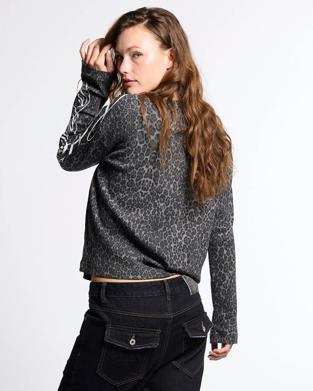 HIDDEN CHEETAH LONGSLEEVE DARK GREY 6
