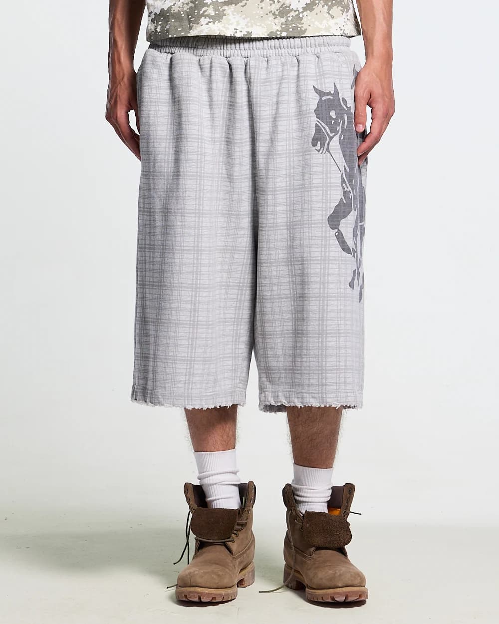NOVEL SHORT SWEATPANTS GREY 2