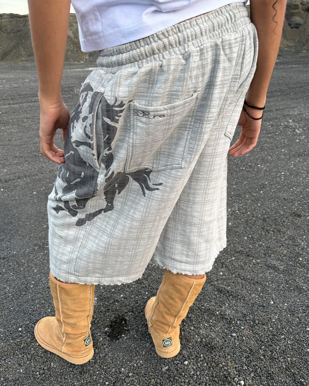 NOVEL SHORT SWEATPANTS GREY 13