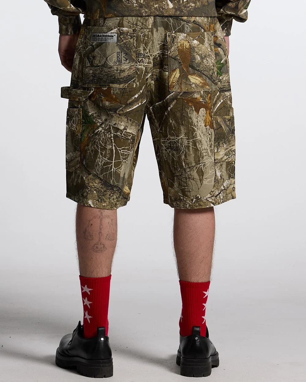 V1 CARPENTER SHORTS REALTREE 4
