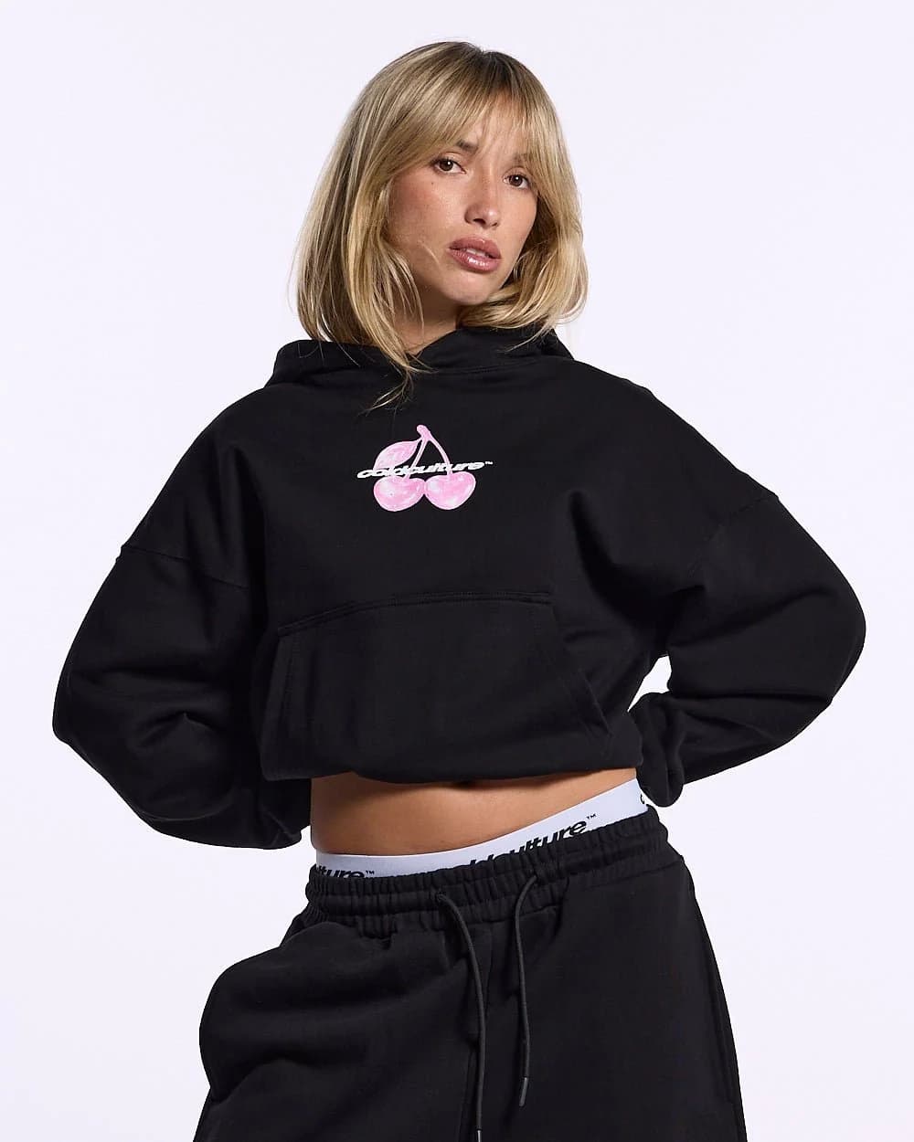 BERRY HOODIE BLACK 8
