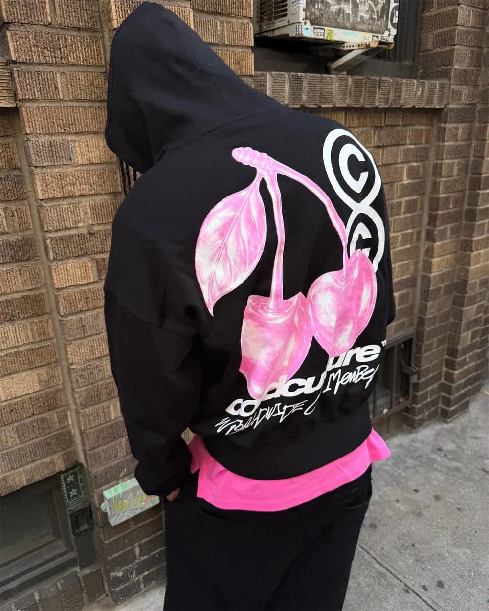 BERRY HOODIE BLACK 11