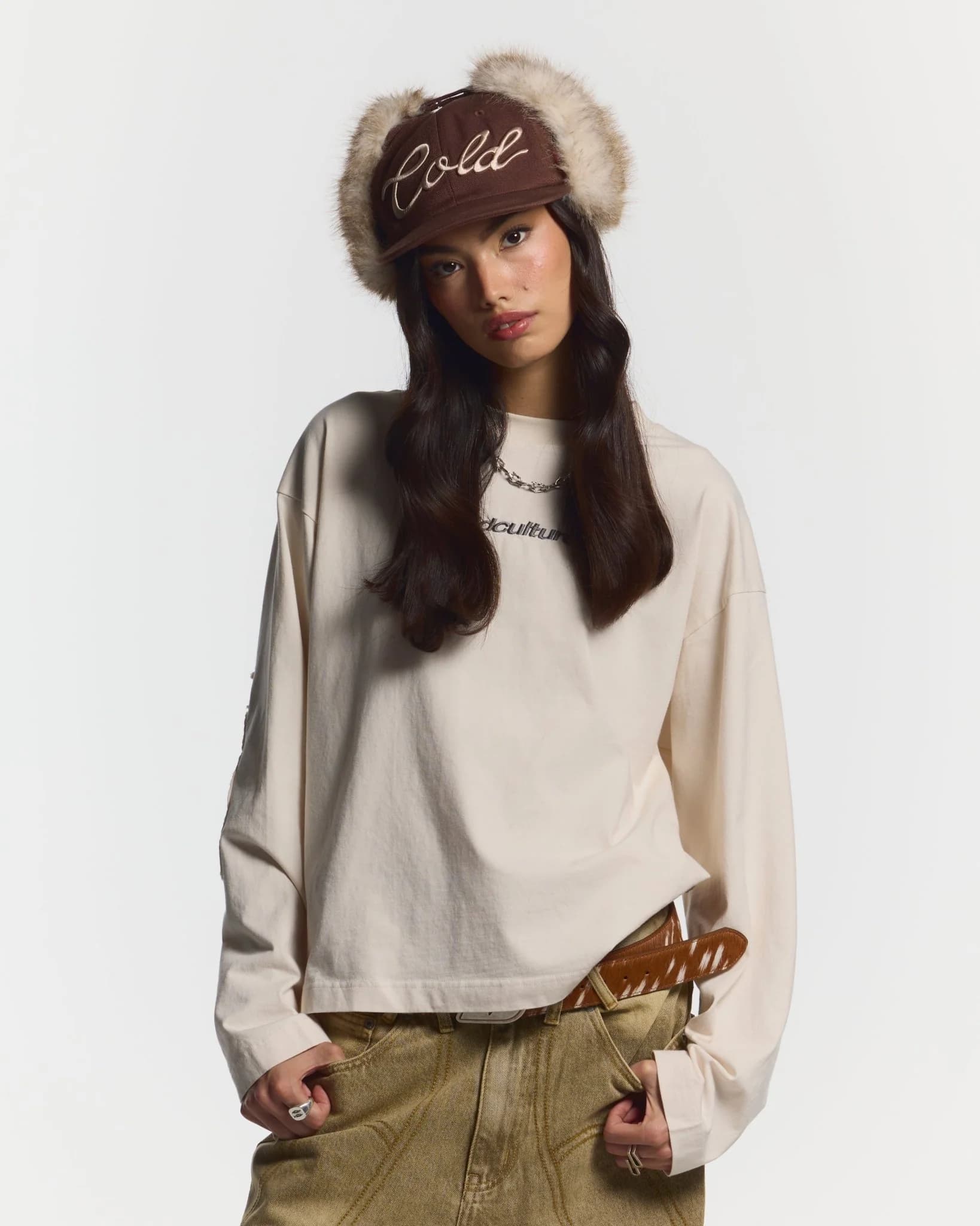 DISTRESS CURVED LONGSLEEVE CREAM 6