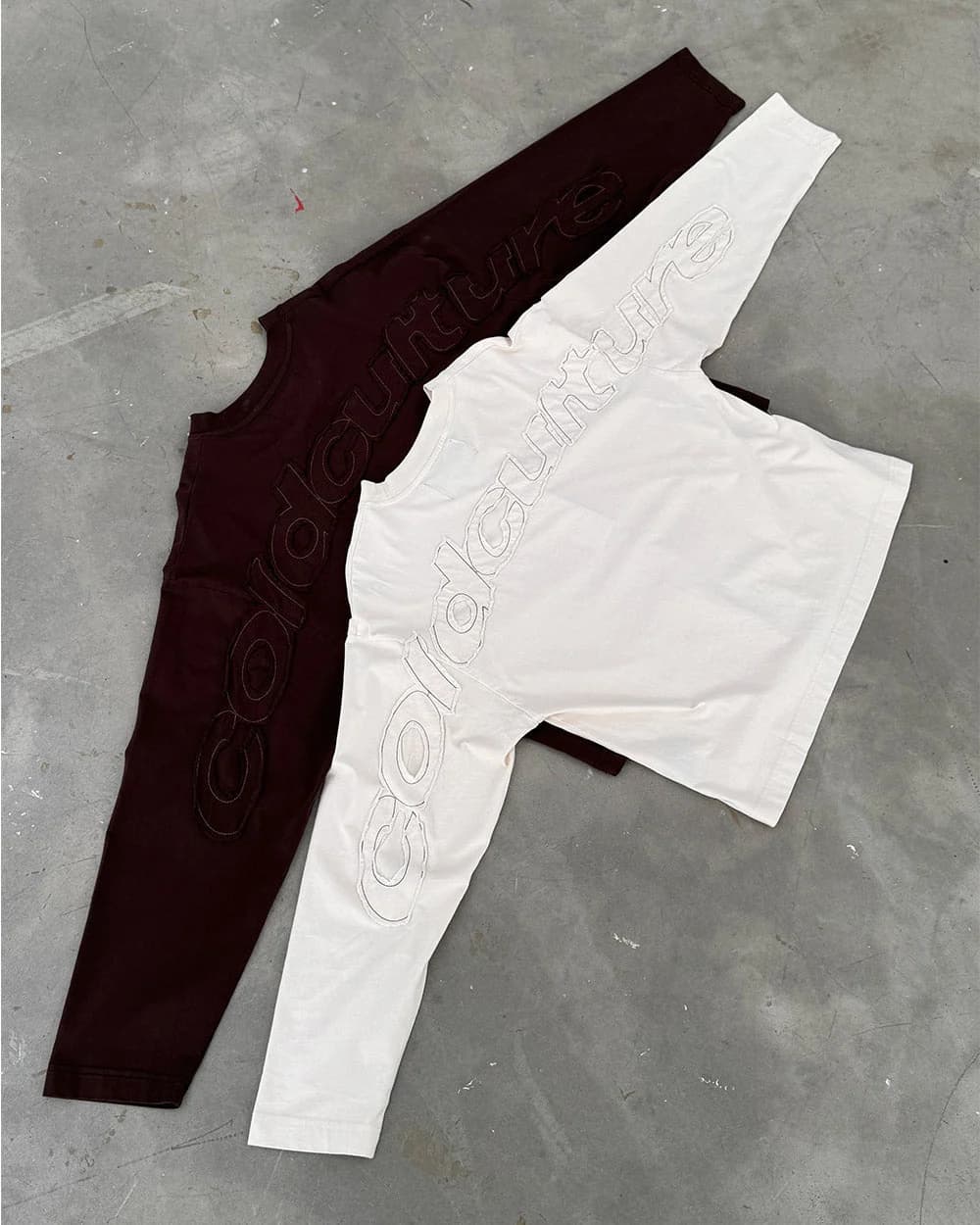 DISTRESS CURVED LONGSLEEVE CREAM 9