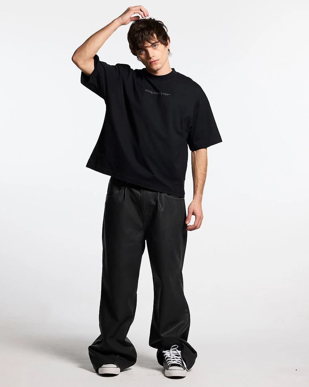 DISTRESS CURVED TEE BLACK 4
