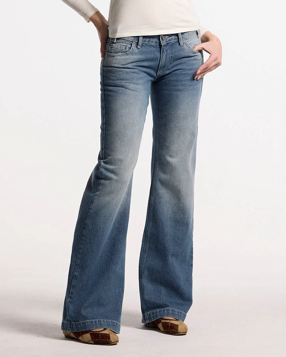 SCRIPT BOOTCUT JEANS BLUE 3