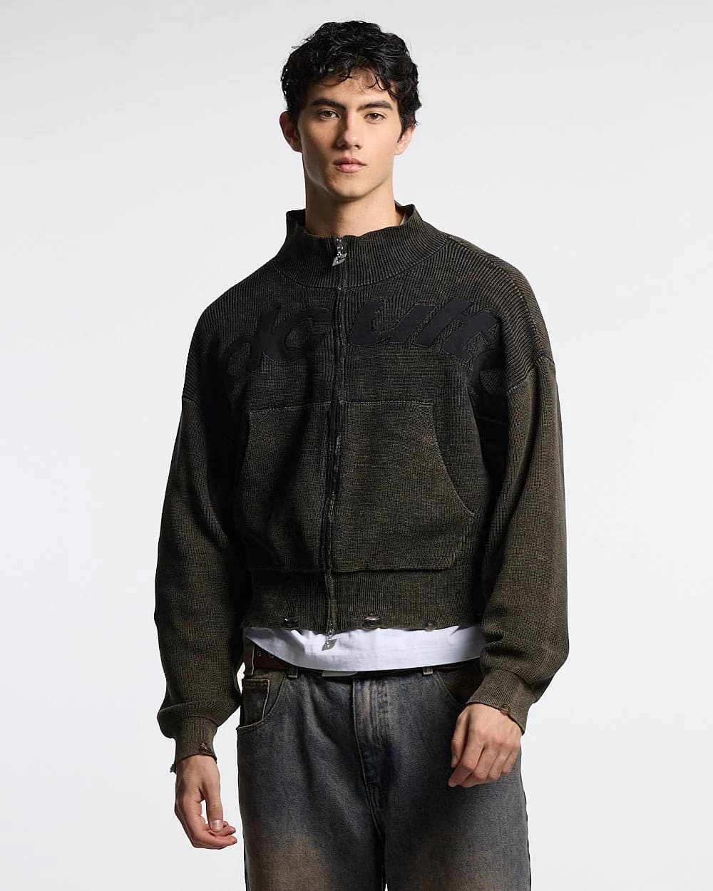 DISTRESS CURVED ZIP KNIT BLACK by COLD CULTURE