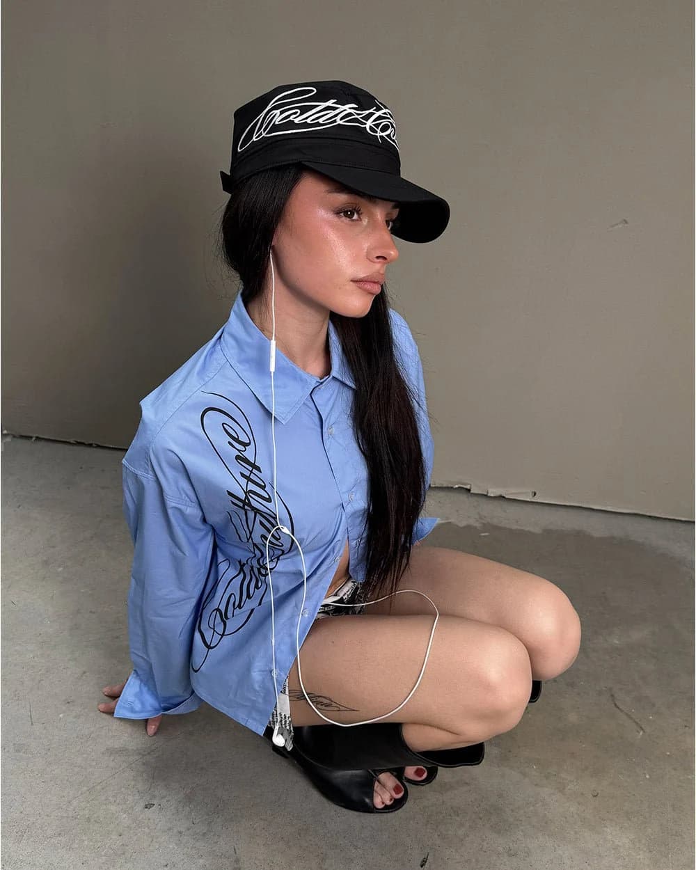 SCRIPT CAP BLACK 6