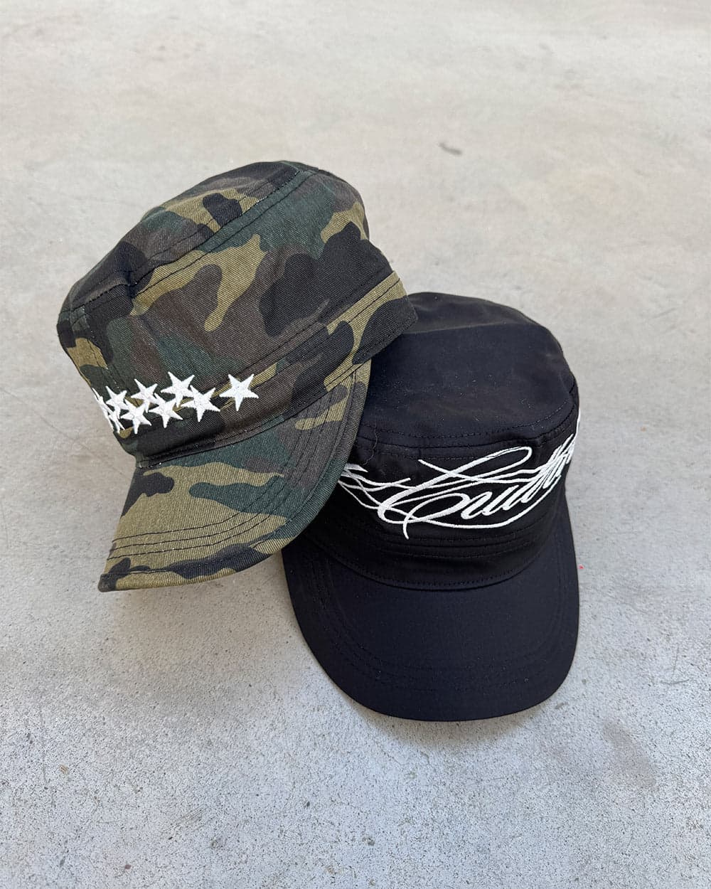 SCRIPT CAP BLACK 8